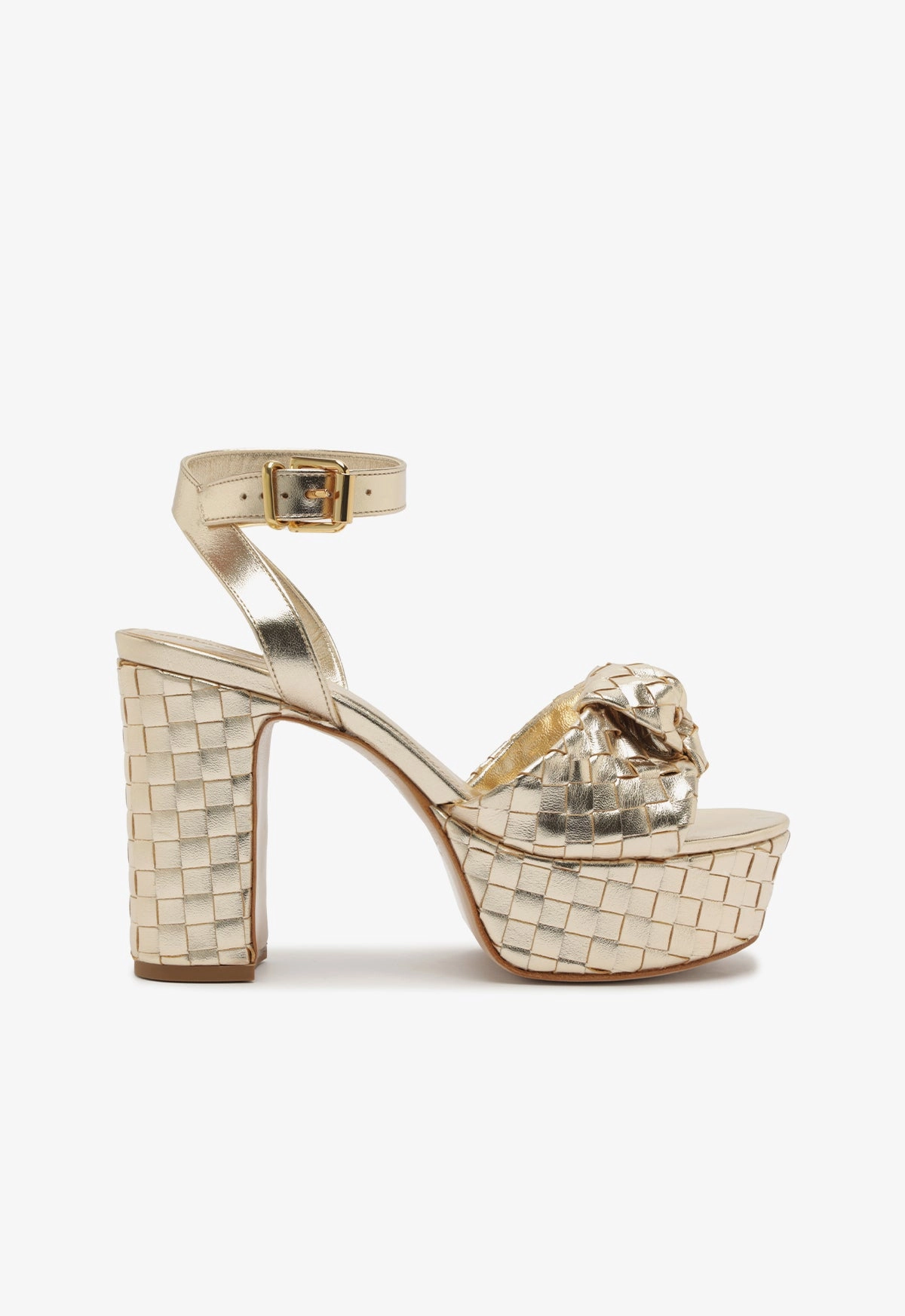 Matte Base Soft Neutral Kareena Knot Platform