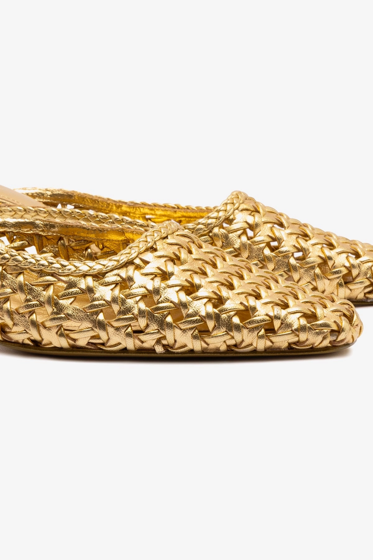 Amal Macrame Mule In Gold Metallic Leather Shock Diffusing Plate All Day Travel Light