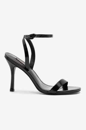 Veronina Sandal In Black Box Leather Feather Light City Adventure