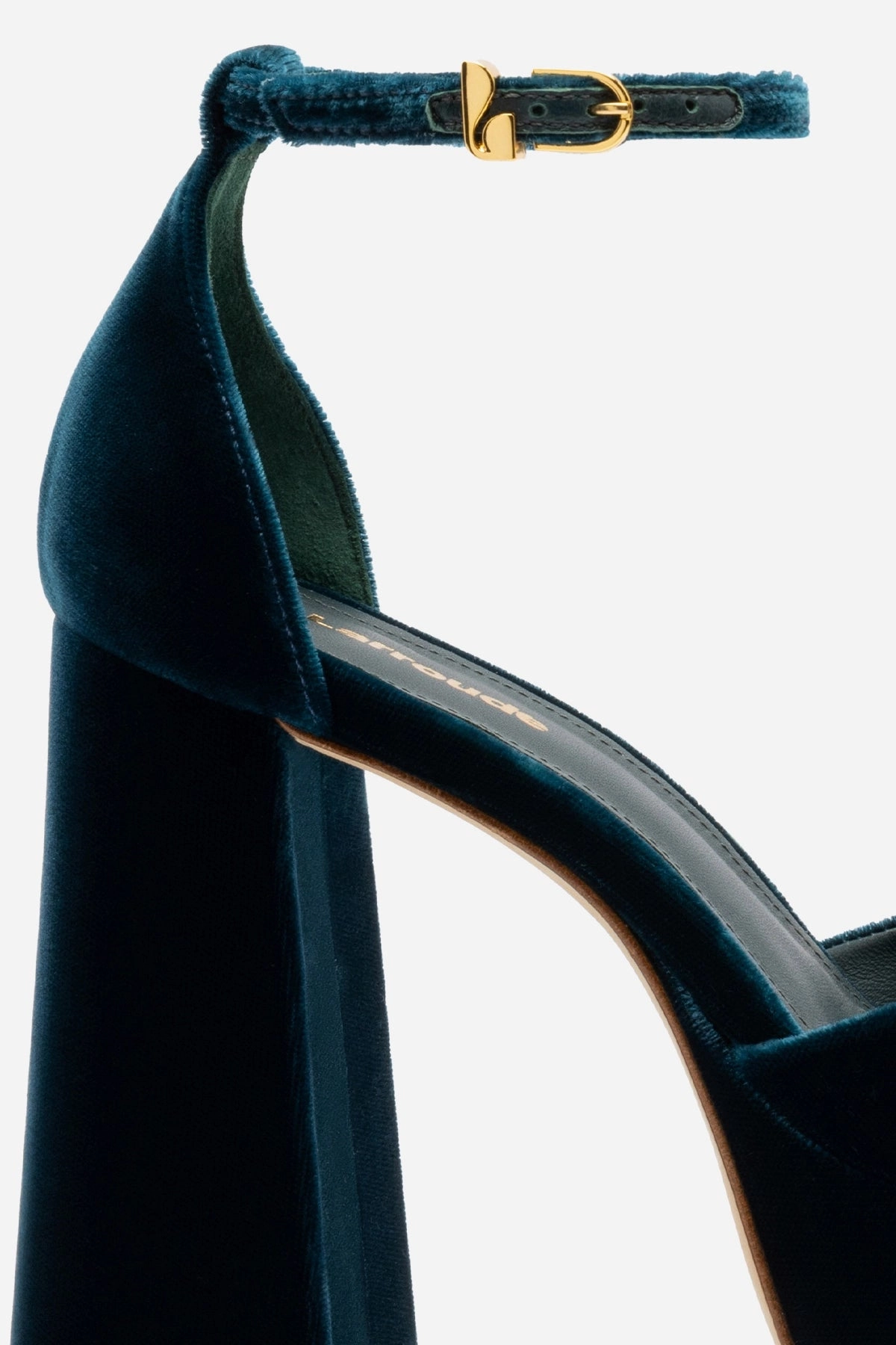 Arch Care Ari Pump In Deepsea Velvet