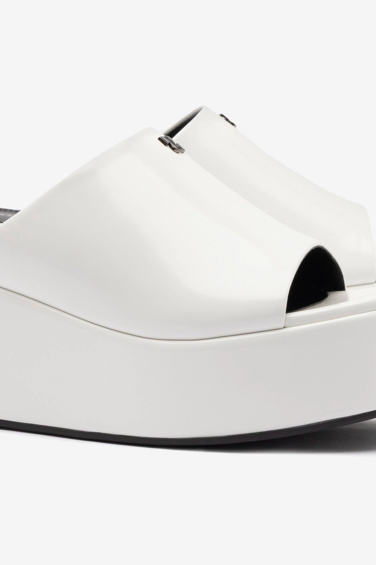 Charli Box Mule In White Leather Low Profile Weekend Trip Skate Cool