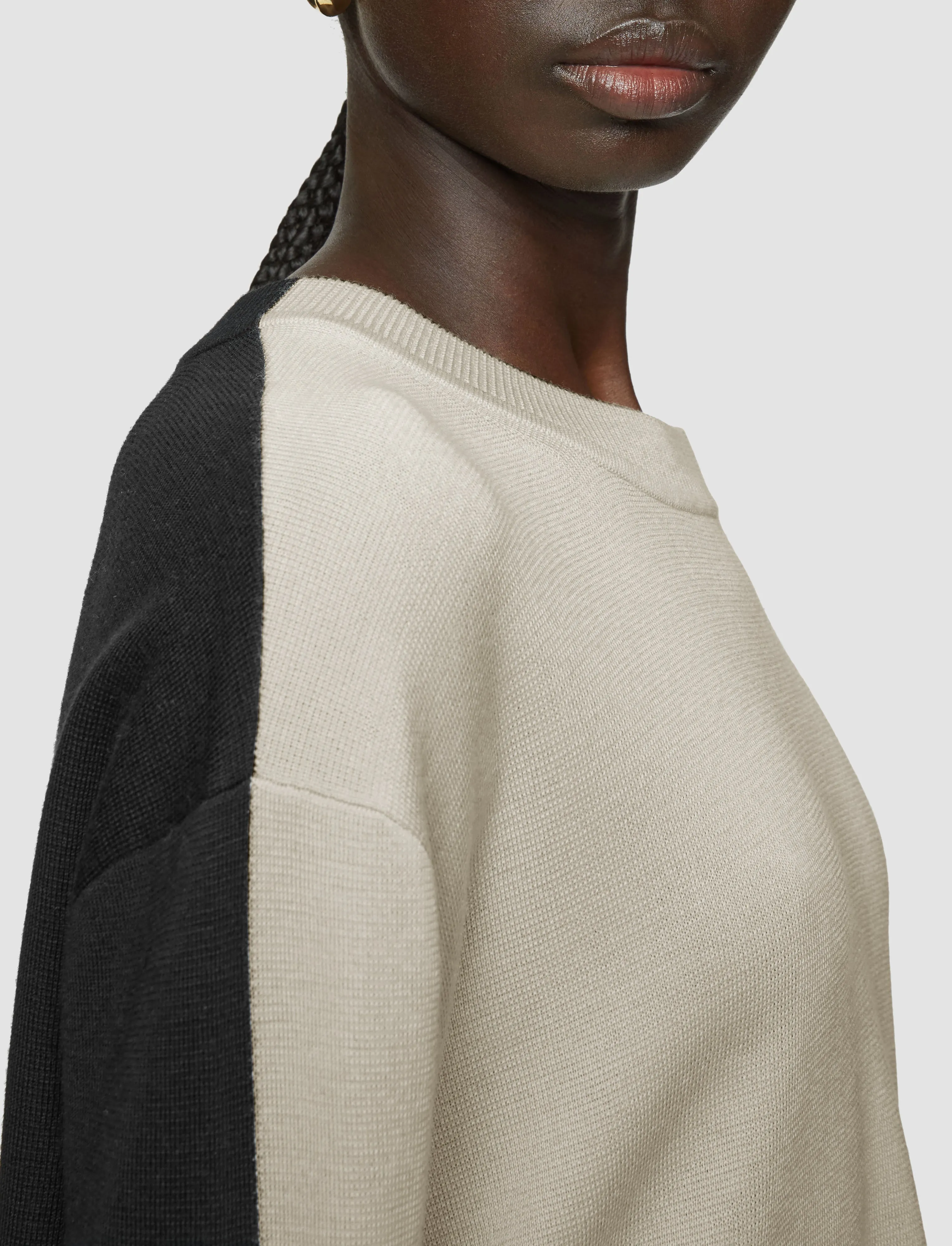 Clean Silhouette Subtle Fit Bi-Colour Knit Jumper