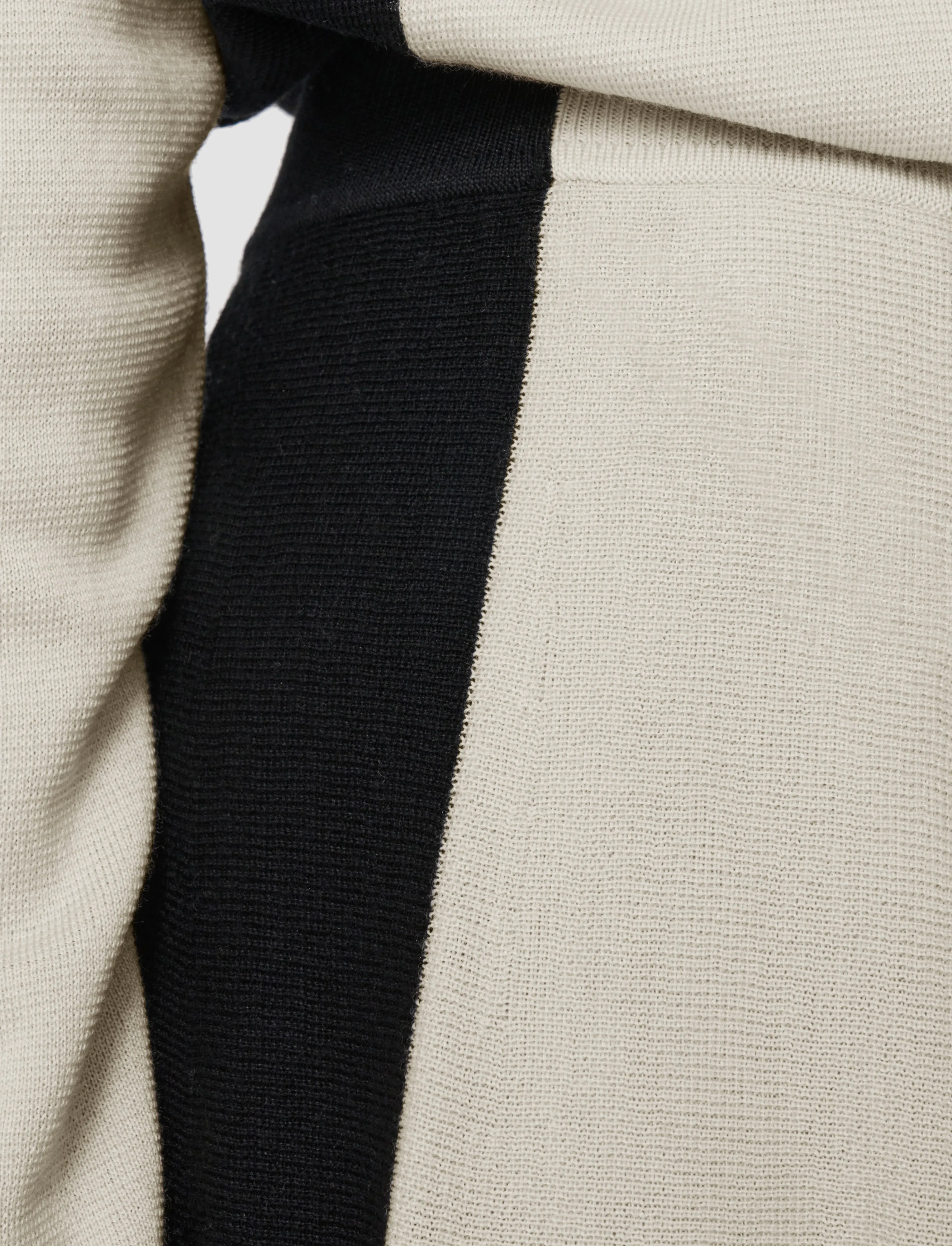 Lattice Ventilation Weave Relaxed Style Bi-Colour Knit Skirt