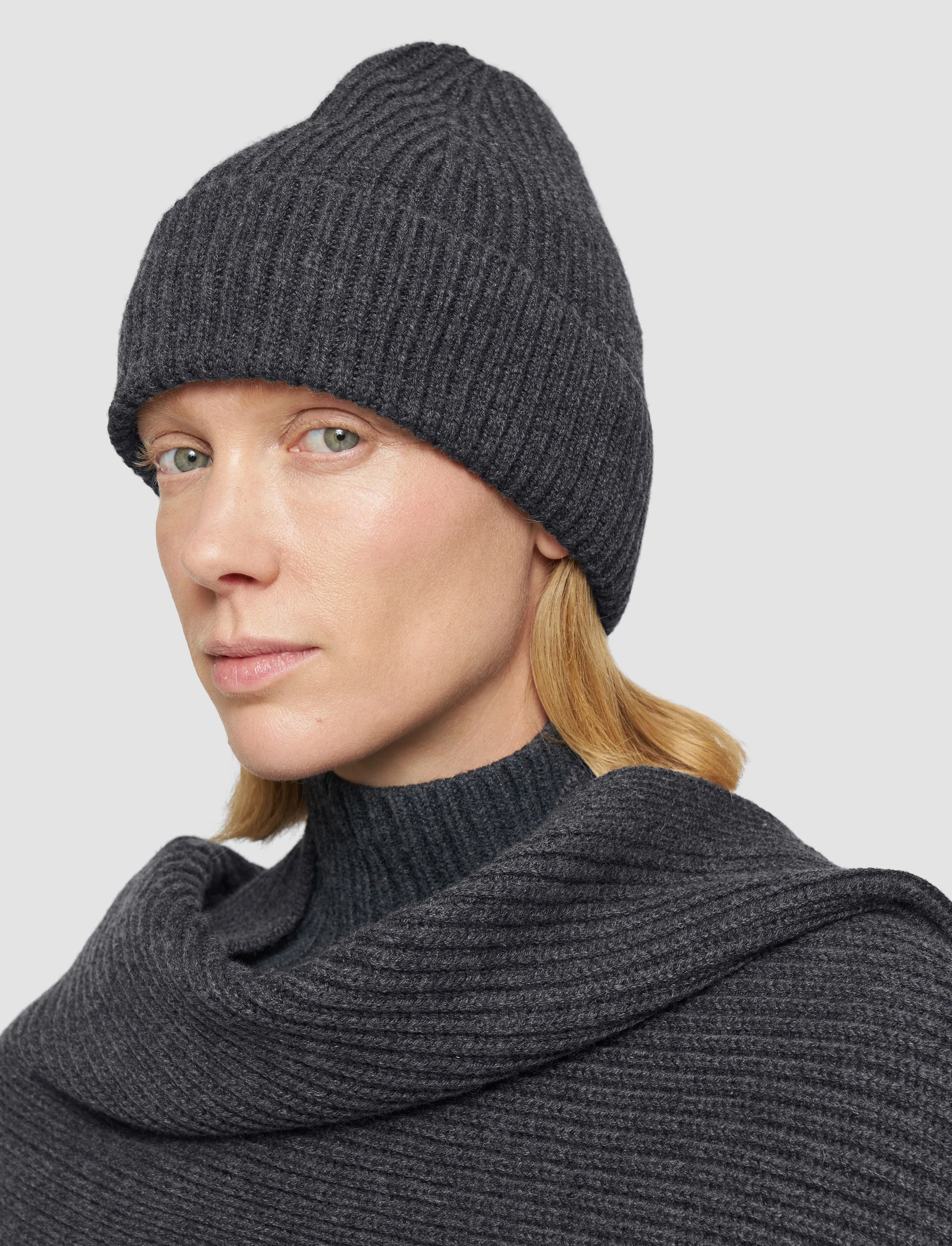 Light Cardigan Stitch Hat Lightweight Fabric