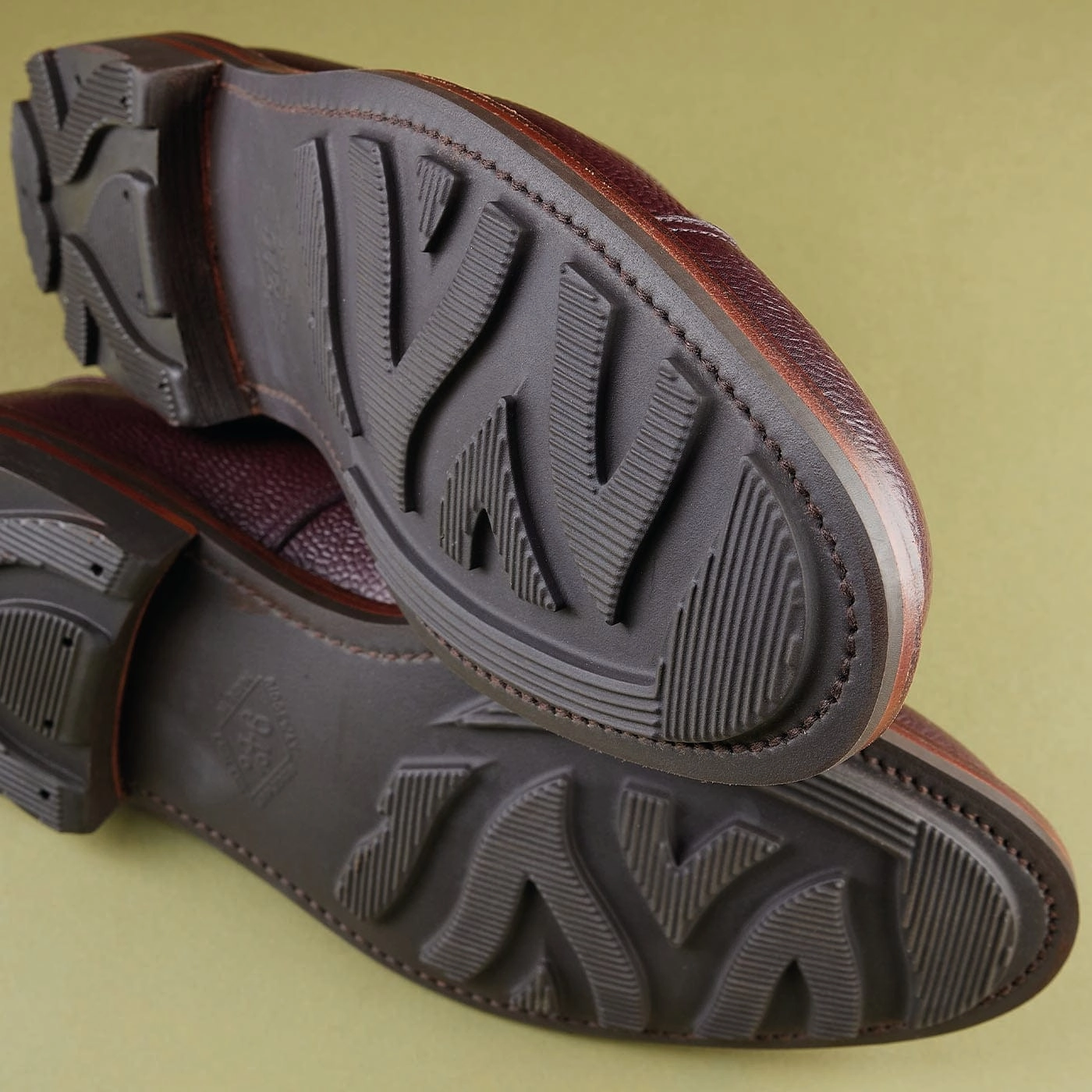 Sandhurst Oxblood Zug Grain Wet Land