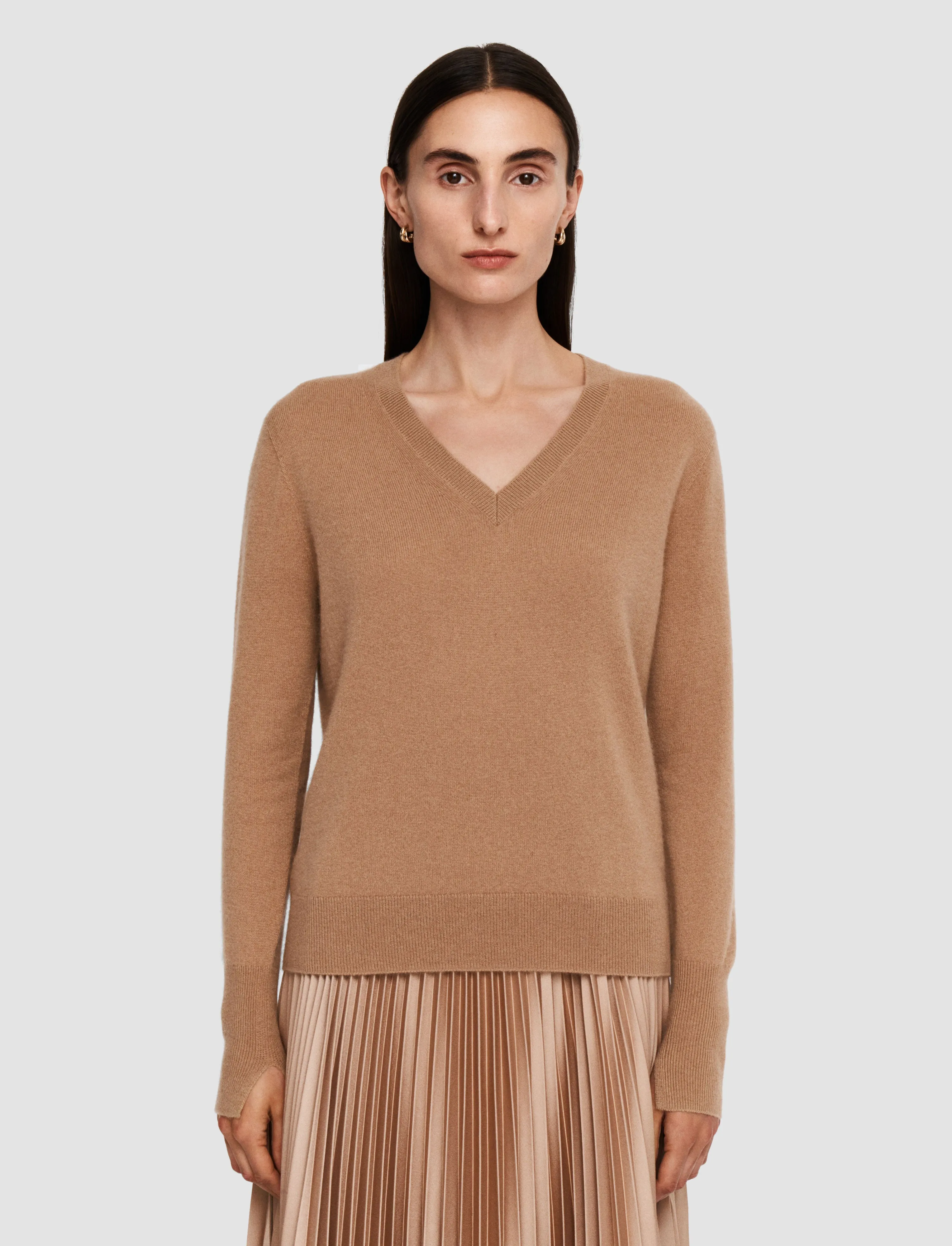 Closet Essential Light Pure Cashmere V Neck Jumper