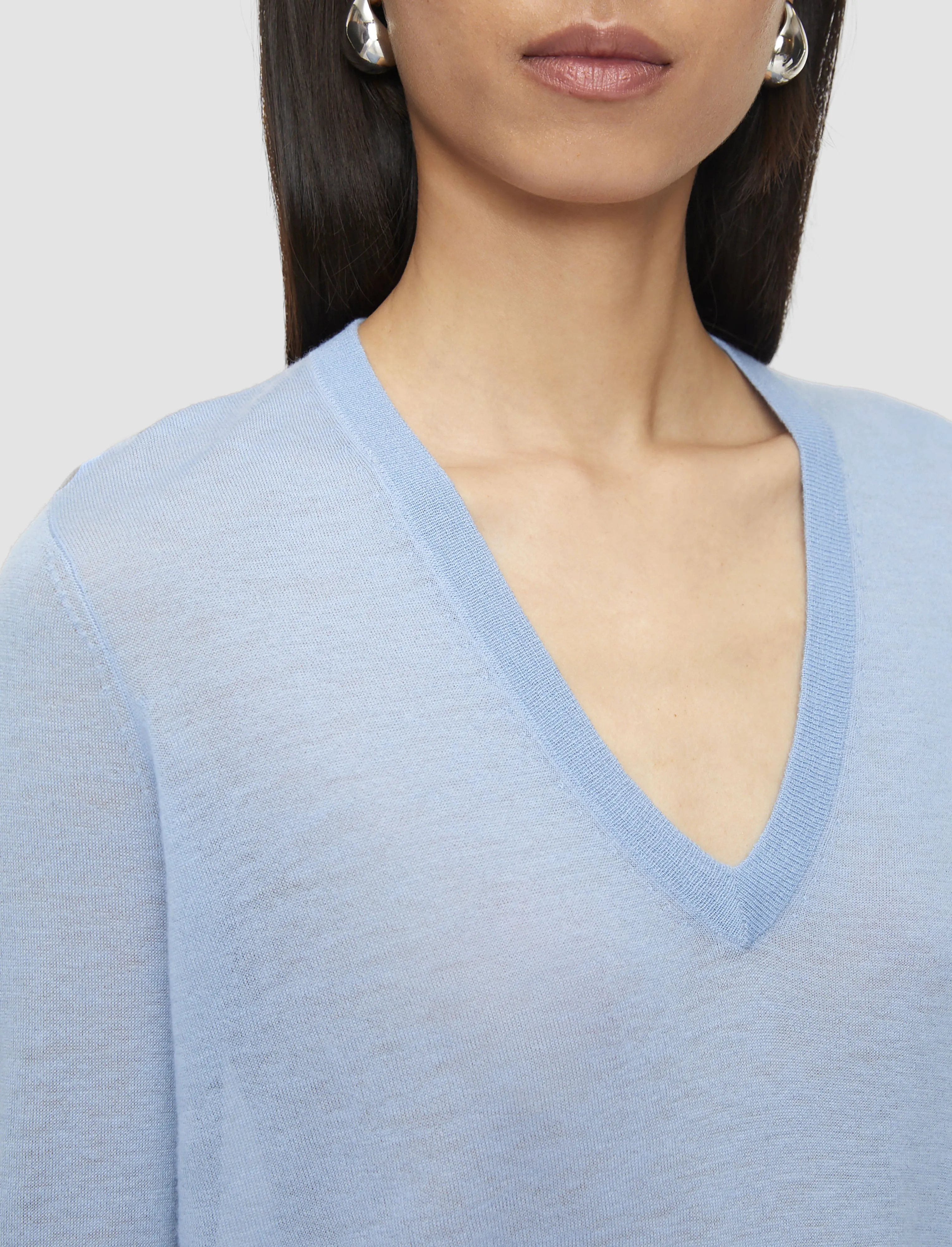 Cashair V Neck Jumper MoistureWicking