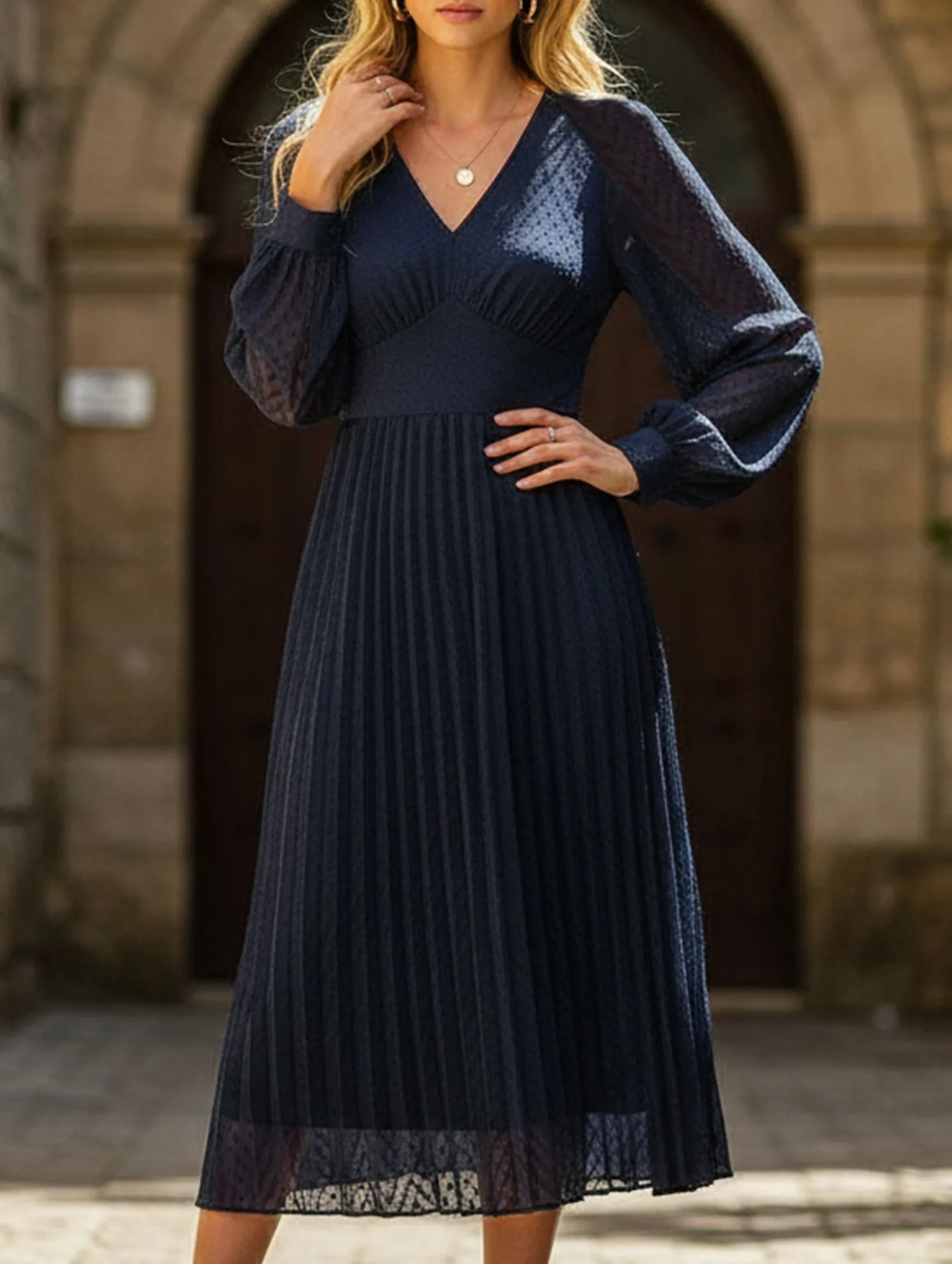 Long-sleeved pure color dress with high-end feel Elegant Motion