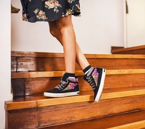 Resilient Sole Outdoor Function Chanterelle Camping Boot