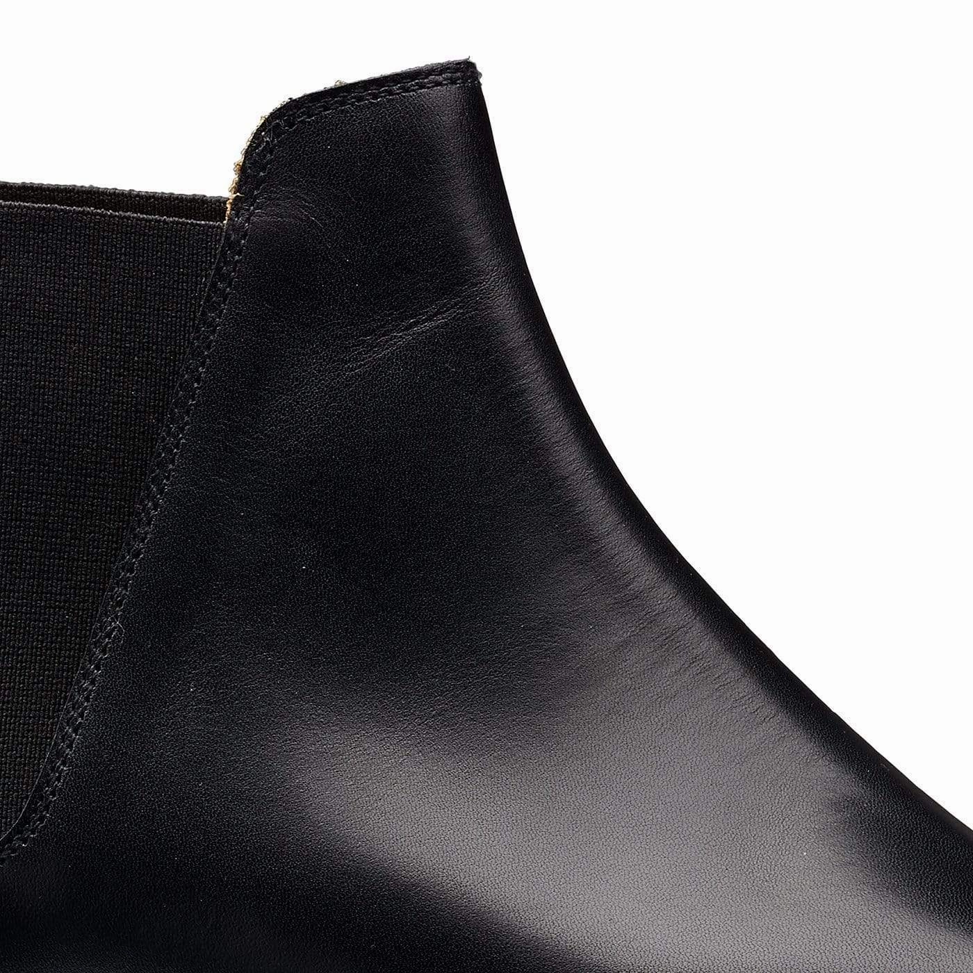 Chelsea 8 Black Wax Calf Comfortable Stability