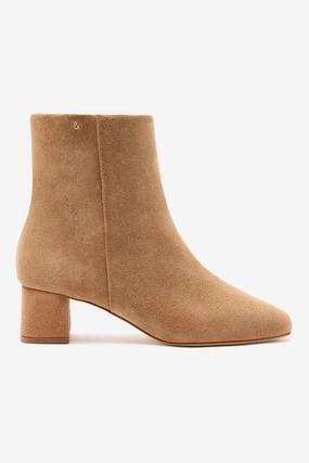 Comfort Tongue Daily Walk Mini Edie Boot In Peanut Suede