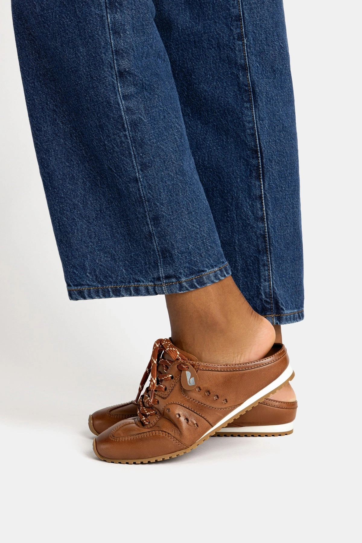 Non Weighted Movement All Terrain Health Focused Stella Mule In Caramel Leather