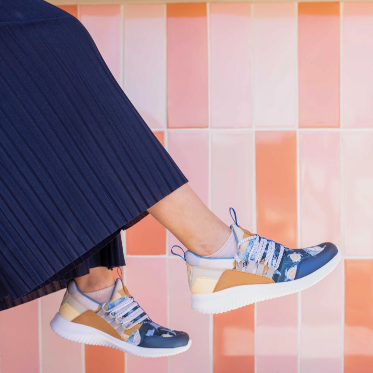 Anti Odor Treatment Airflow Ventilation Channels Apex Runner V.2