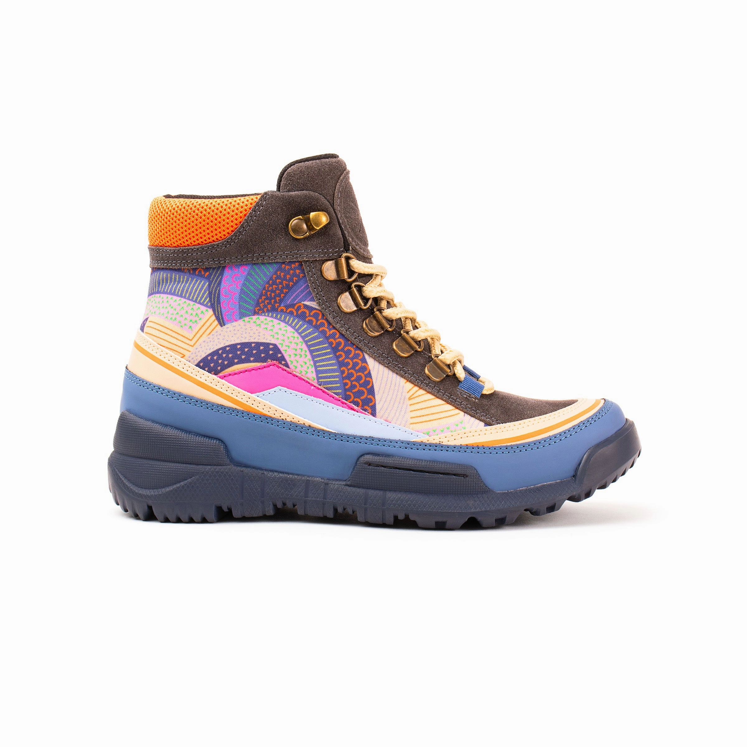 Ergonomic Design Coronet Trekk Boot