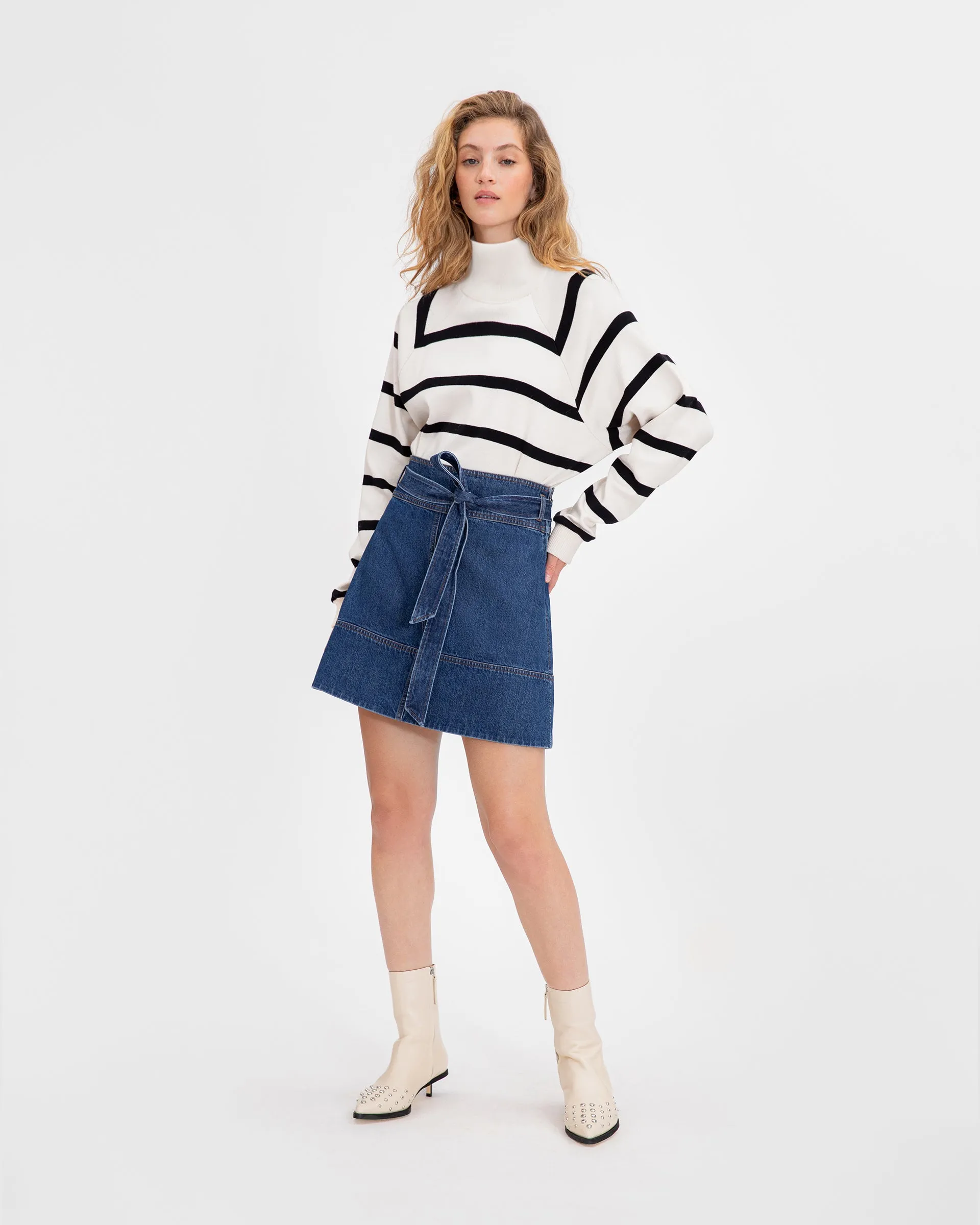 Courtney Skirt Moisture Wicking Technology