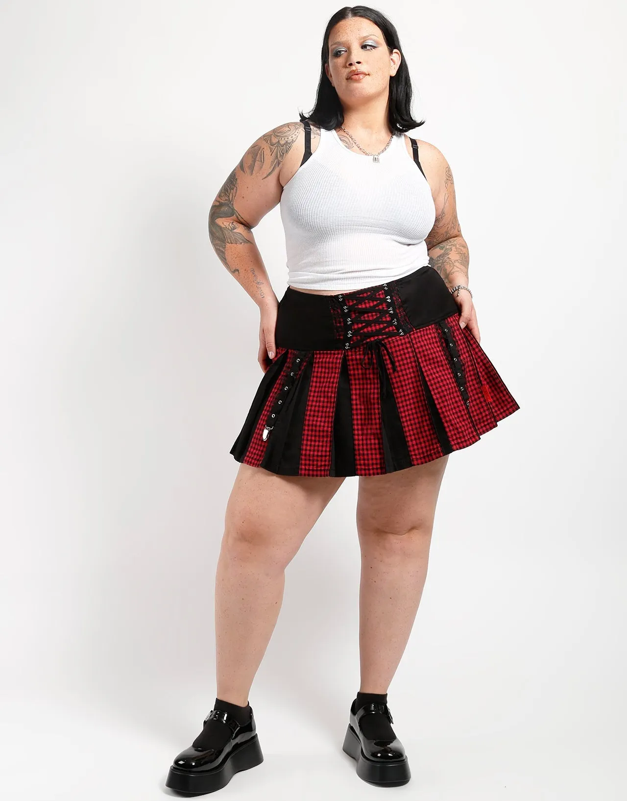 CURVE BO PEEP PLEATED GARTER SKIRT RED Cooling Fabric