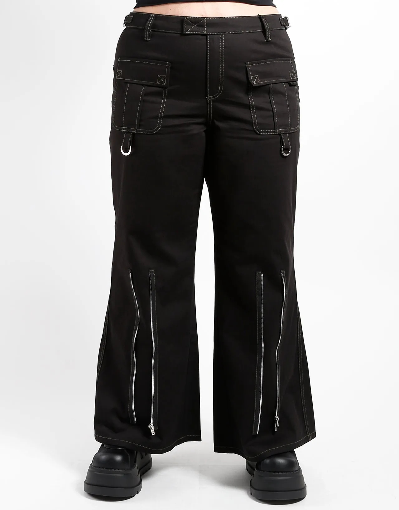 Sporty Comfort Fit Minimal Cut CURVE PEACE CARGO PANT BLACK
