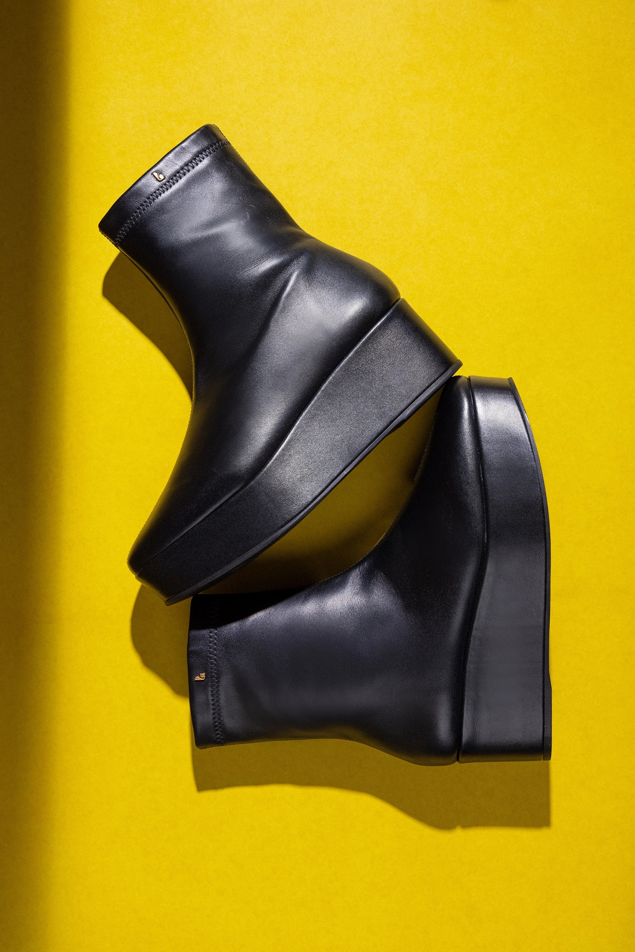 evening run Hot Pick Dani Flatform Boot In Black Leather