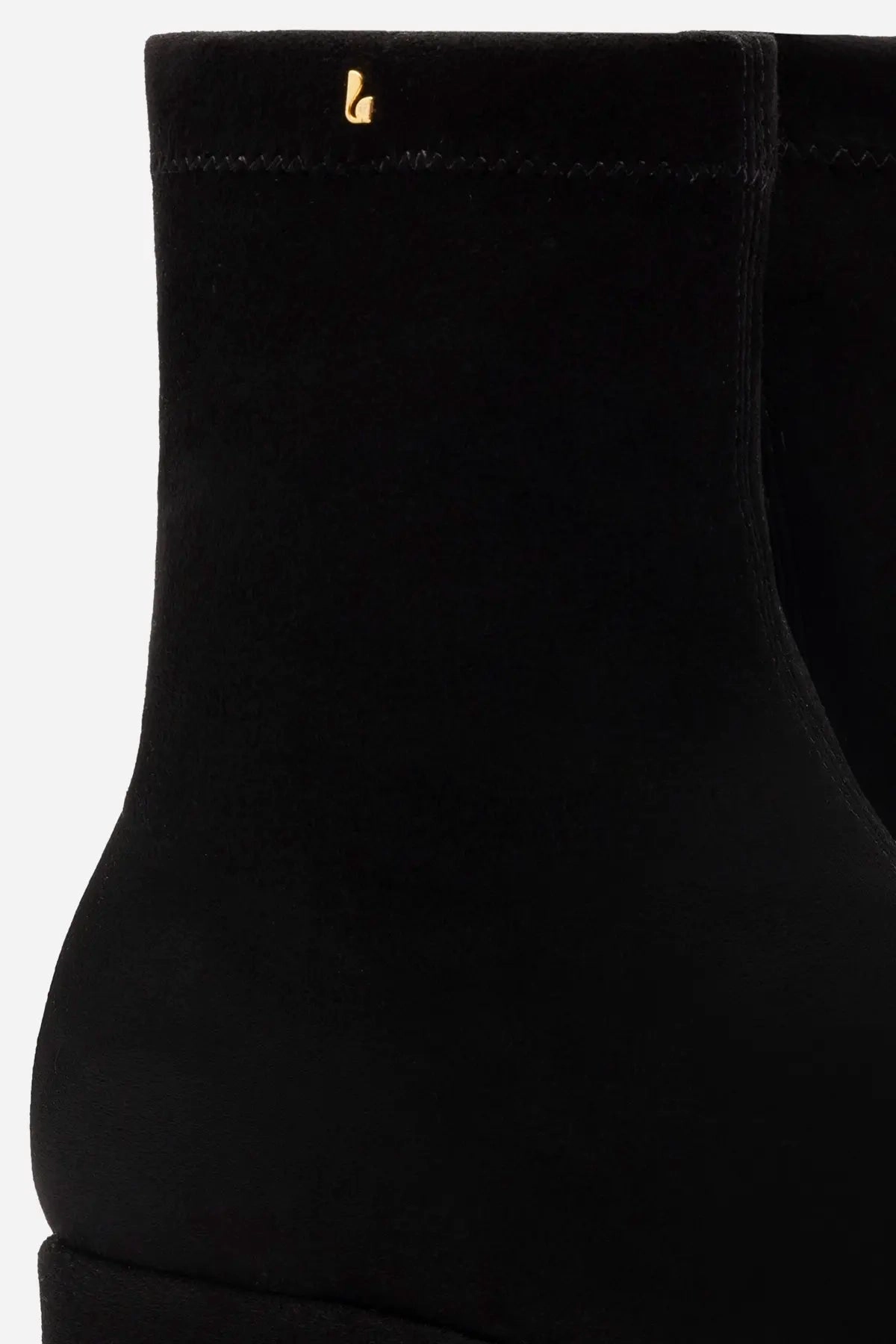 Comfort collar Grip Strong Dani Flatform Boot In Black Suede