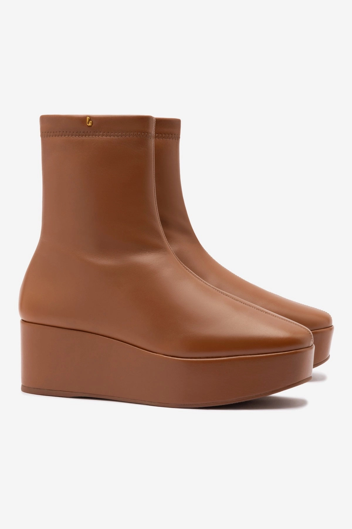 Dani New Flatform Boot In Caramel Leather Weatherproof Protective Coating Ventilated Mesh Long Distance