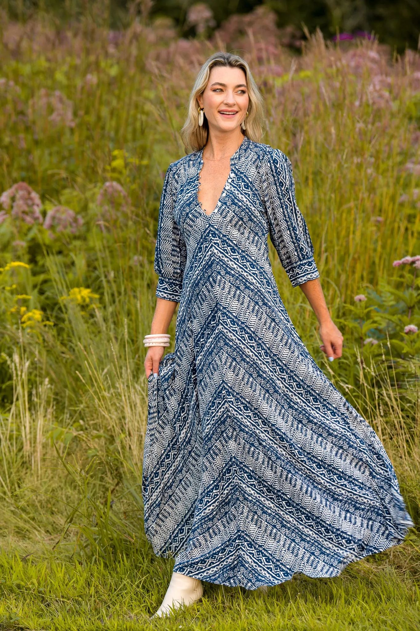 Gentle Fit Influencer-Style Daphne Dress / Indigo Aztec