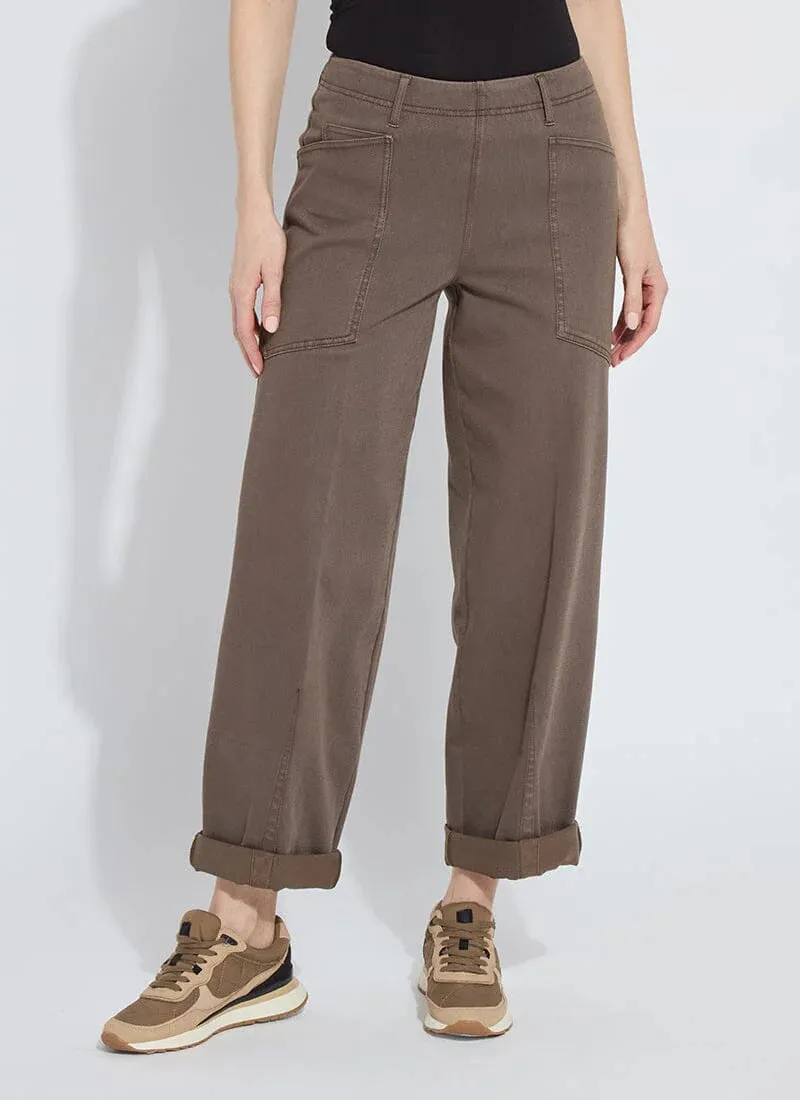 Classic Beach Day Travel Outfit Reinforced Pockets Lysse Penelope Curved Cuffed Denim in Antique Wash