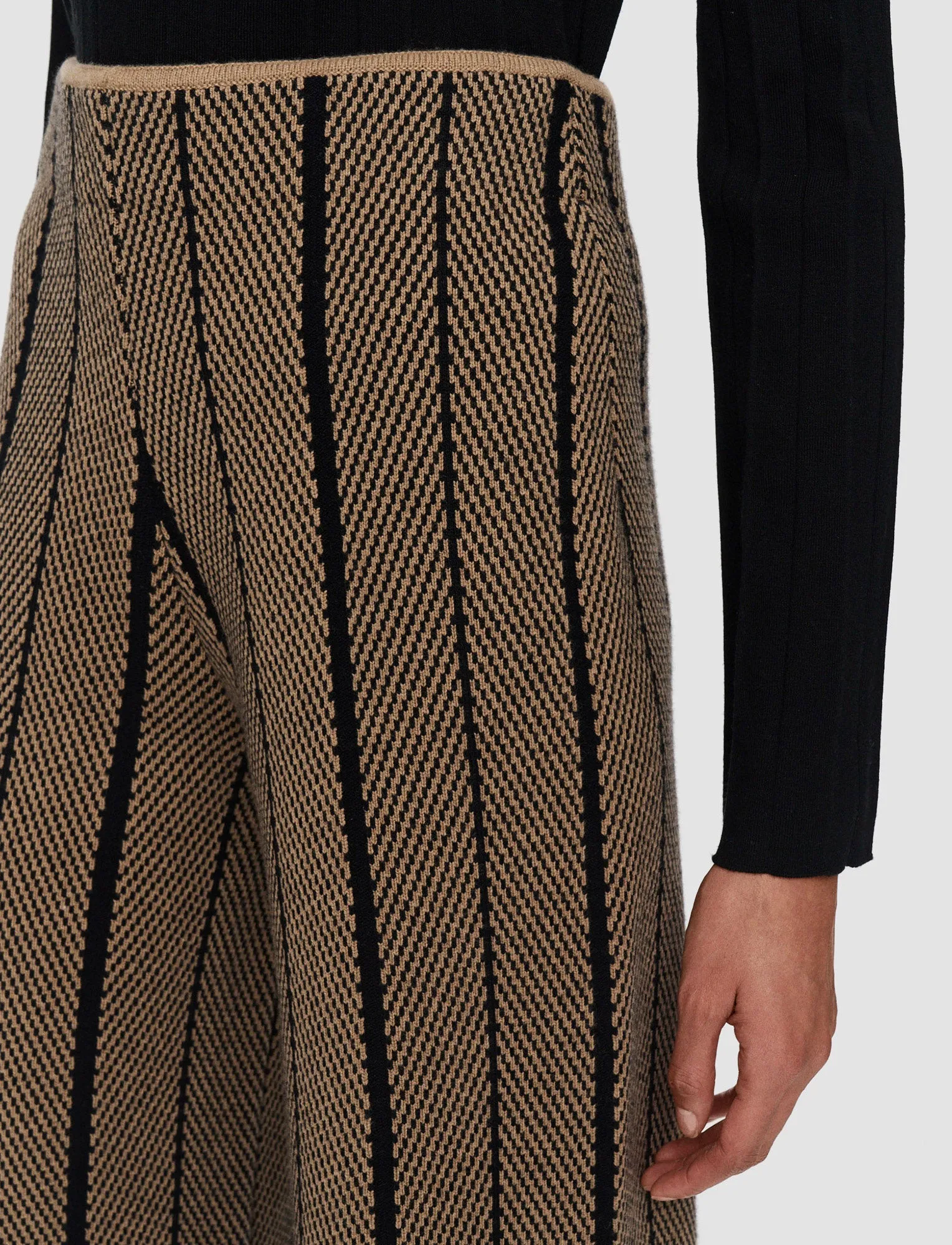 No Effort LowImpact Dye Process Chevron Jacquard Knitted Trousers