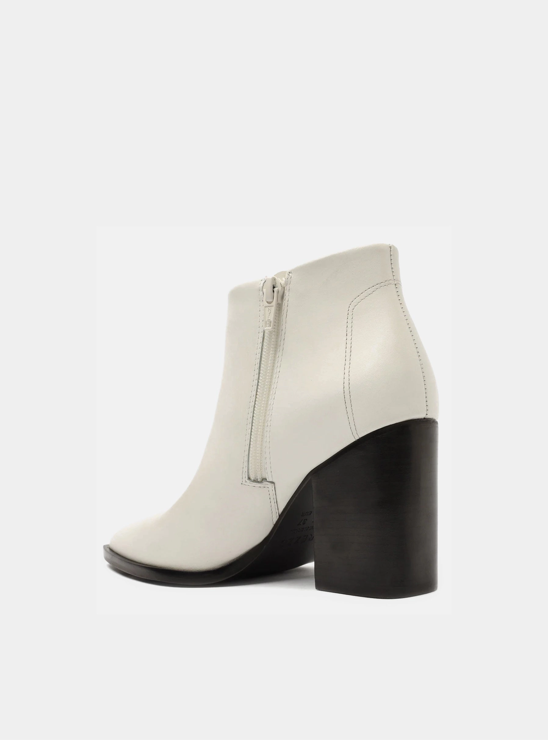 Toe Guard Wide toe box Cora Leather Bootie