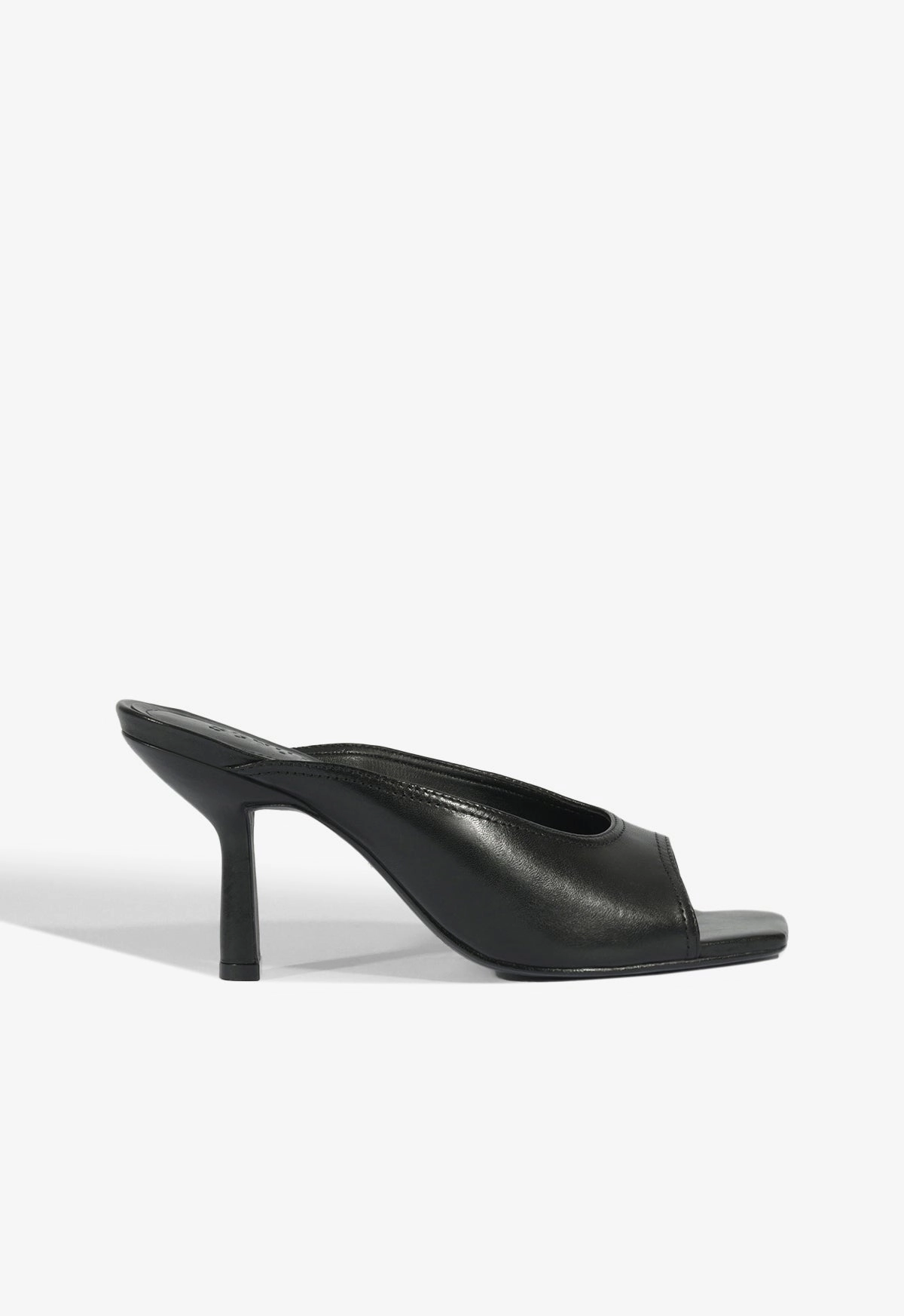 All Day Weekend Warriors Feather Light Travel Enthusiasts Finley Leather Sandal