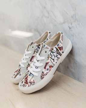 Performance Wear Monterey Lace Up