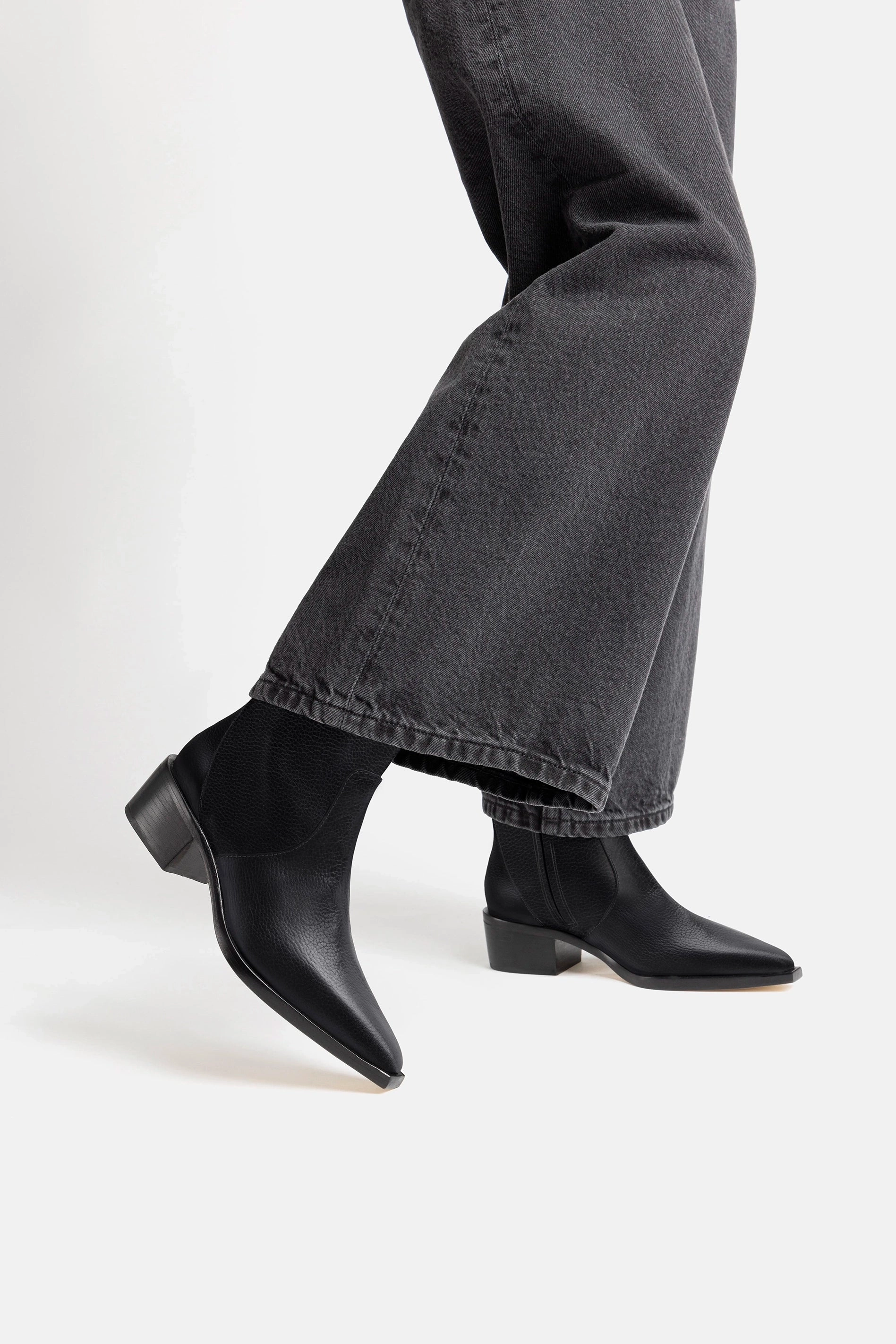 Form Ease Florencia Low Boot In Black Leather