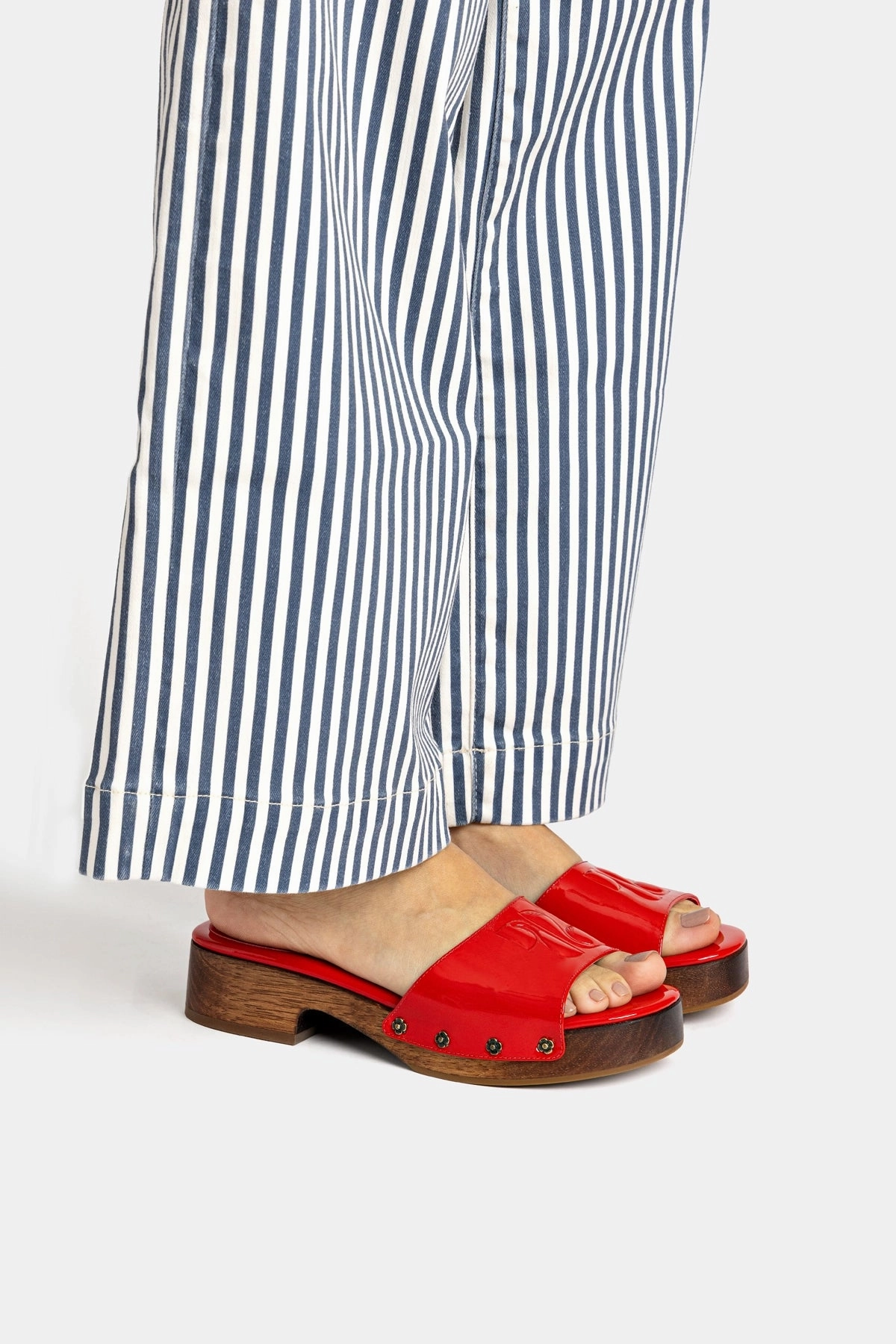 Zuzi Mule In Scarlet Patent Leather World Walk