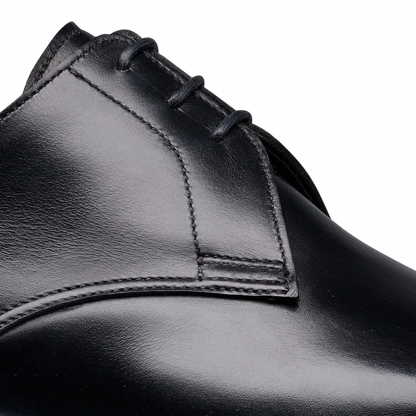 Sustainable Vegan Material Non Restrictive Fit Aintree 3 Black Calf