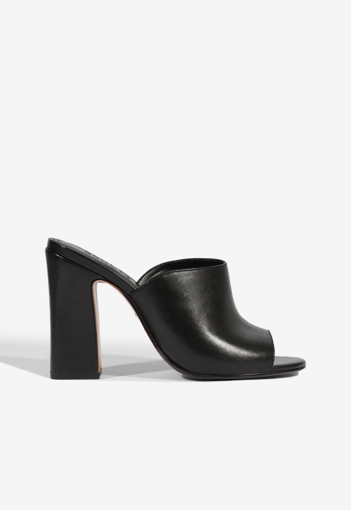 Esme Leather Sandal Flexible Motion Lightweight EVA Construction