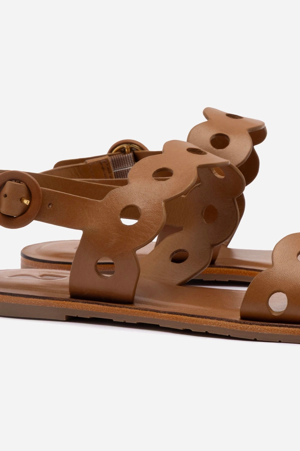 Florence Flat Sandal In Light Caramel Leather Shine Bright
