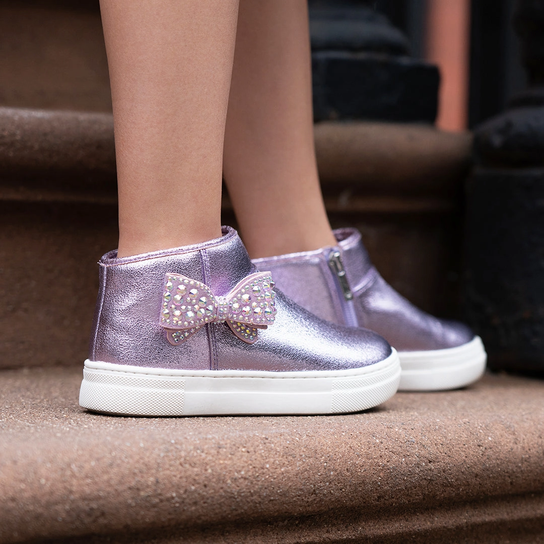 GWENNY-BLACK Memory Foam Cushioning