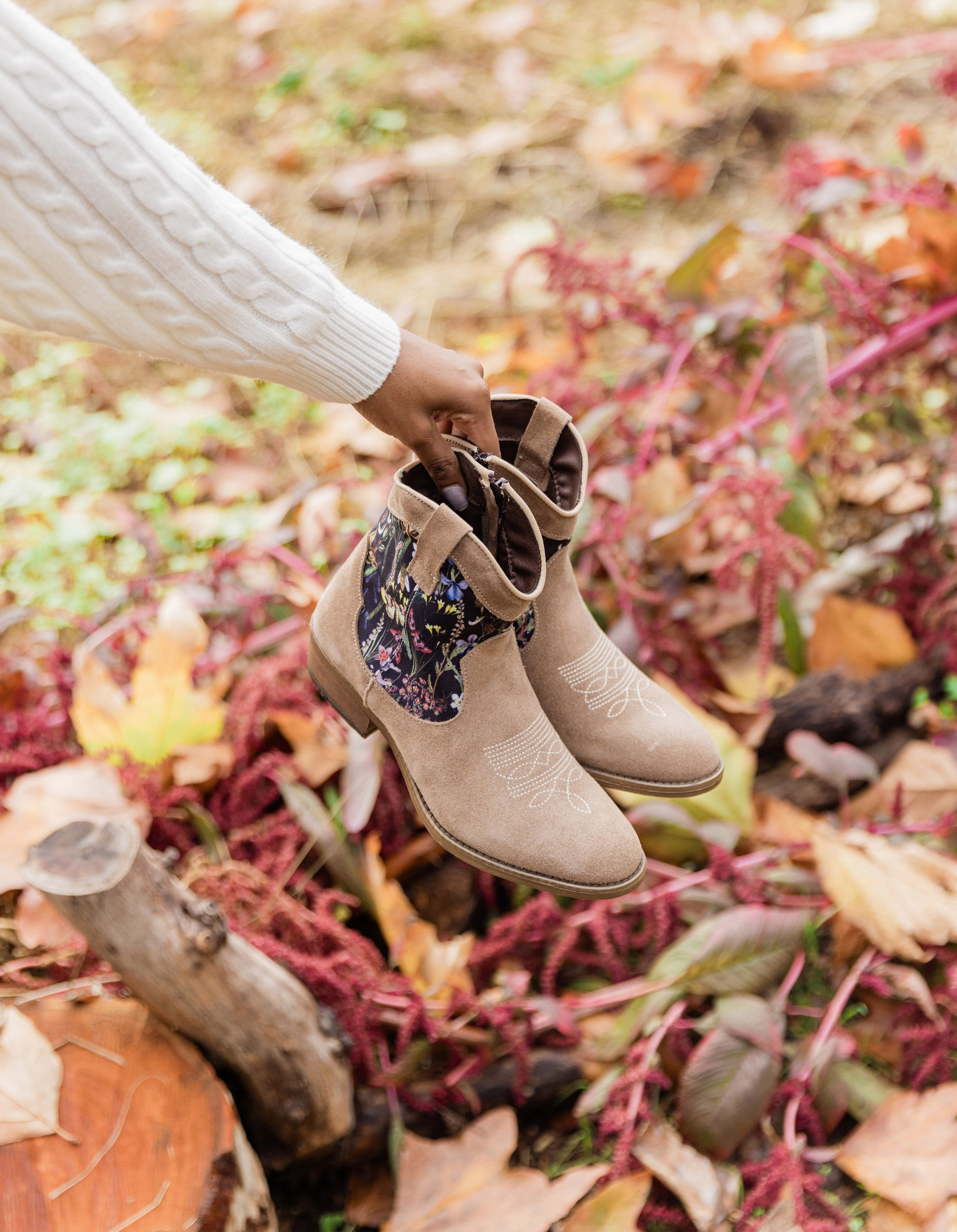 Monterey Black Western Boot Easy Fasten System Wind Block