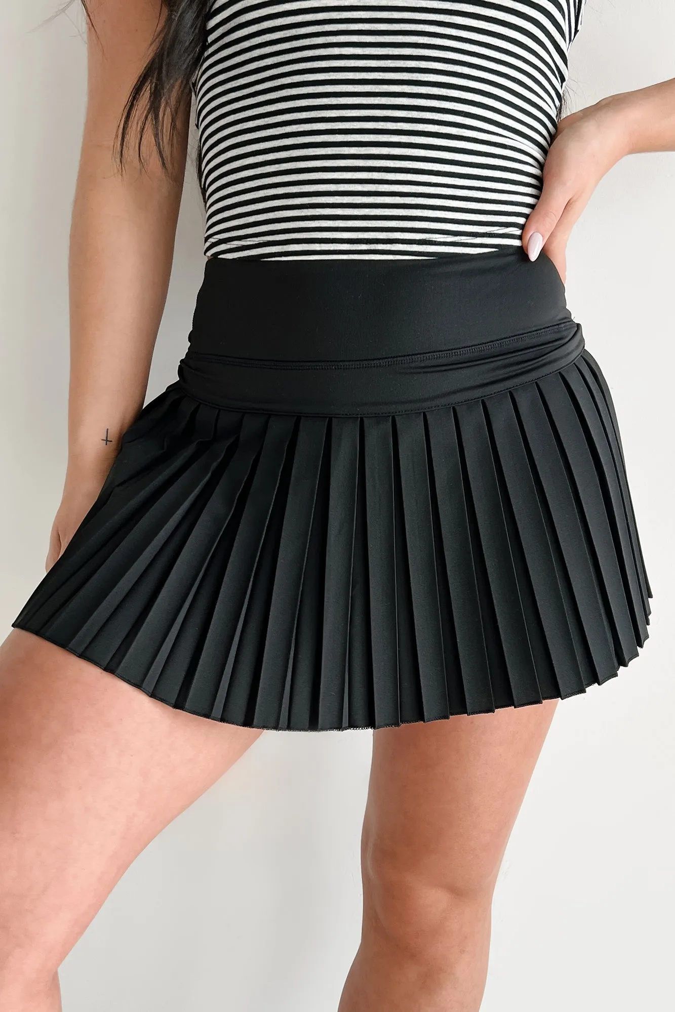 Bonded Seam Technique Play Like A Pro High Rise Pleated Tennis Skirt (Black)