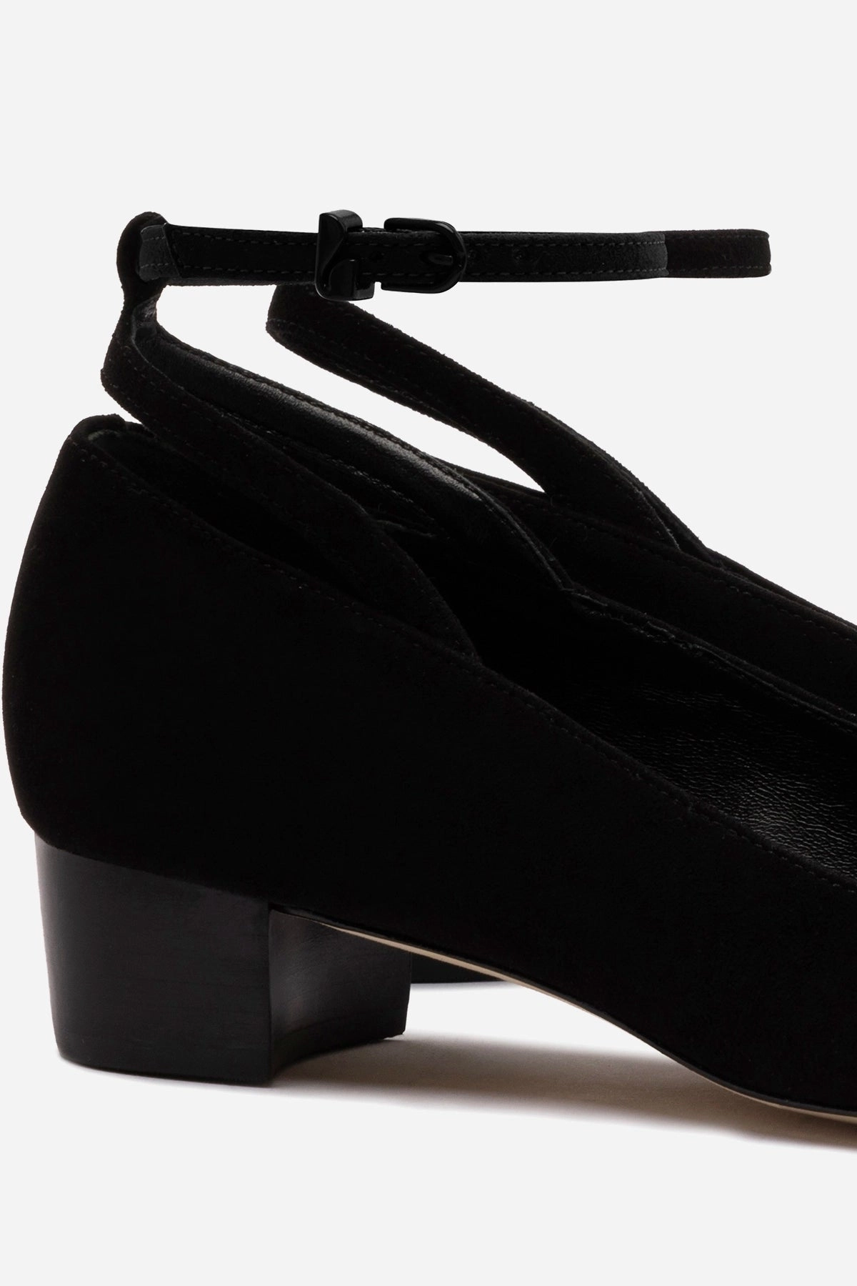 Heart Glow Larroud x CPPXO Pump In Black Leather