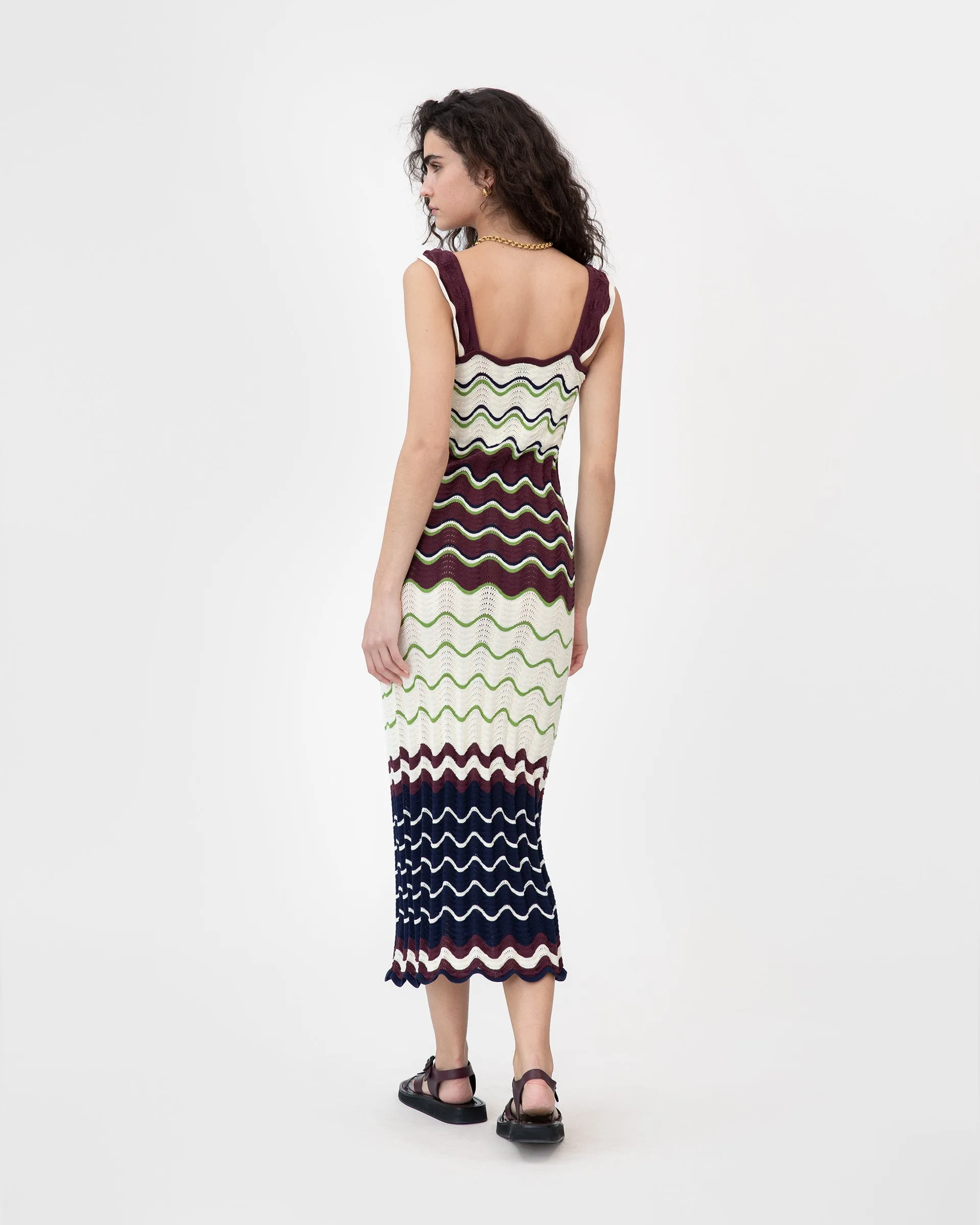 Leigh Dress Flattering-Silhouette