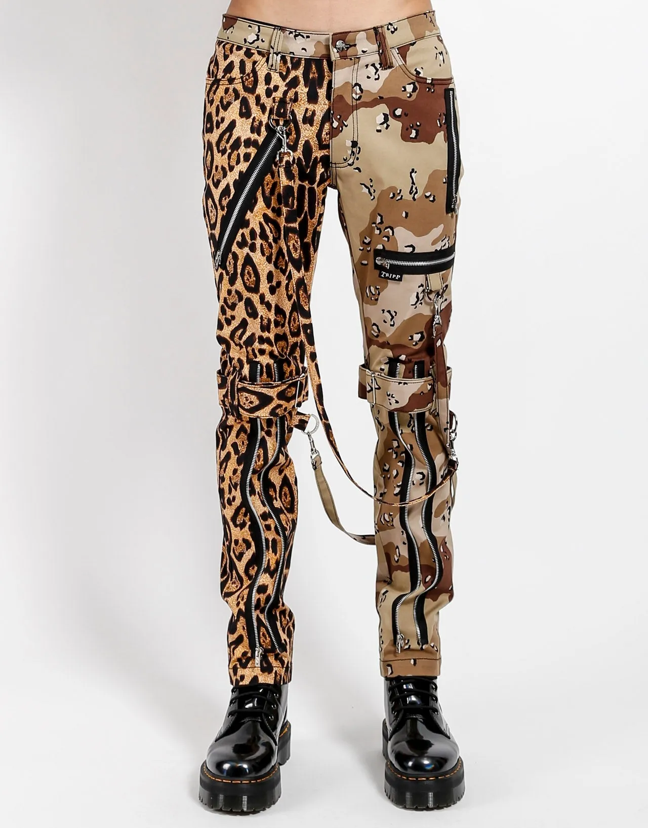 Low-rise style SPLIT LEG BONDAGE PANT LEOPARD AND SAND CAMO