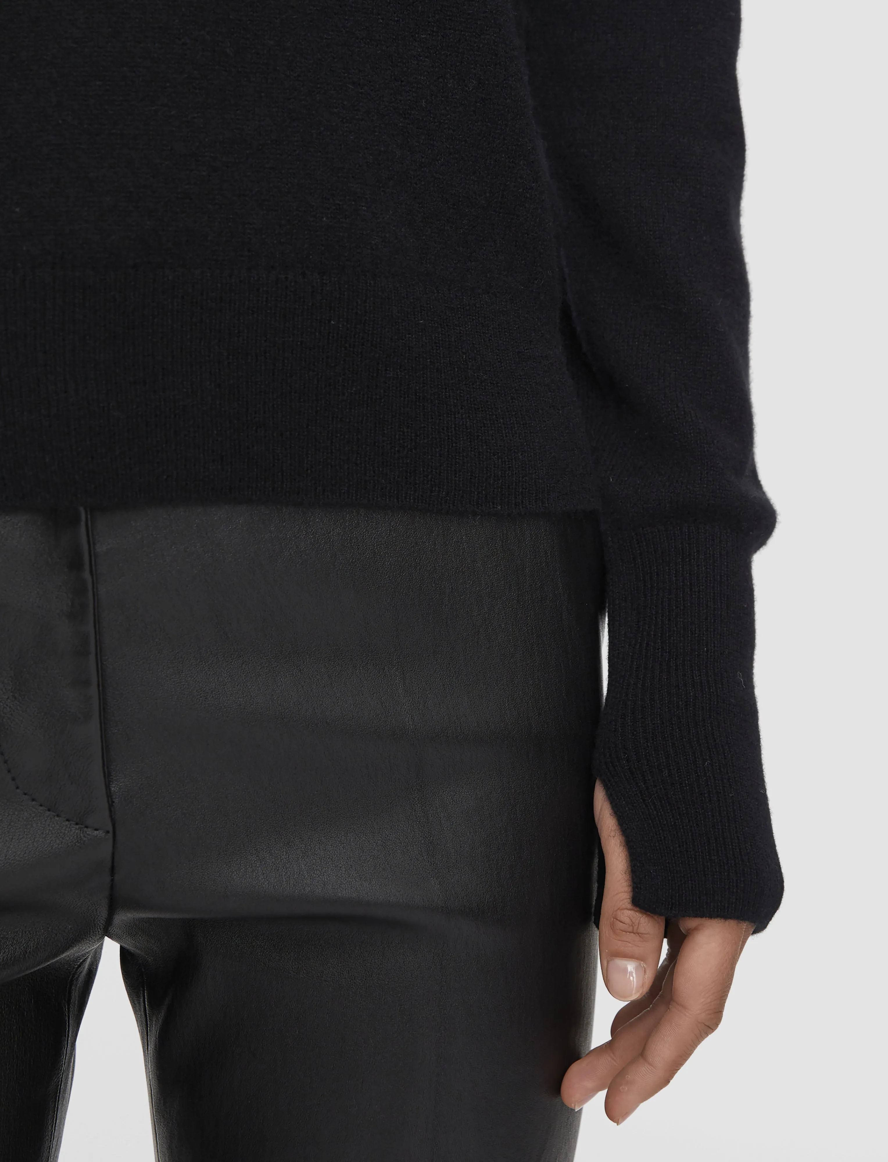 Shrinkage Control Treatment Light Pure Cashmere Round Neck Jumper