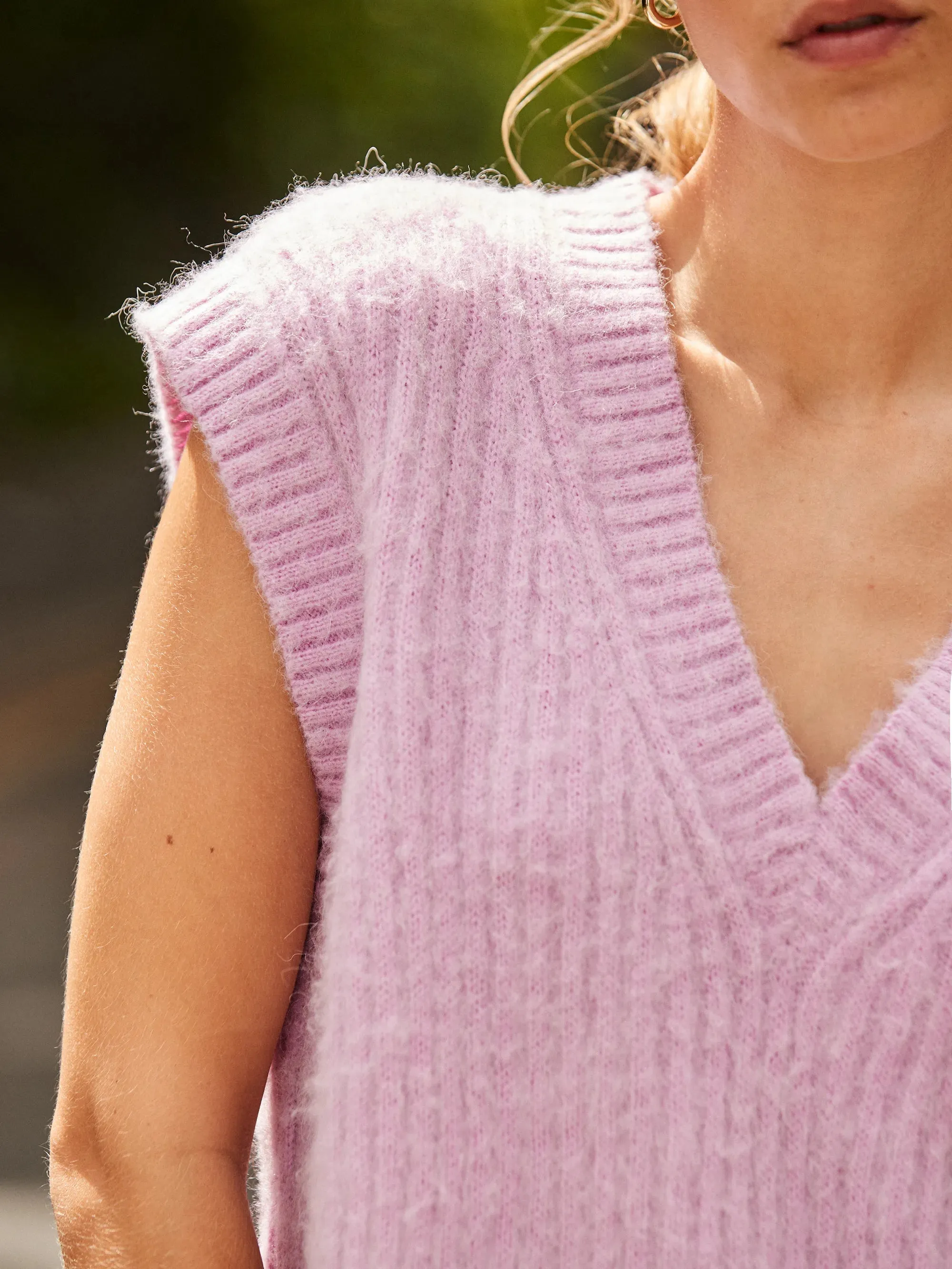 Reflective accents Lilac V-Neck Knit Vest with Wool and Alpaca