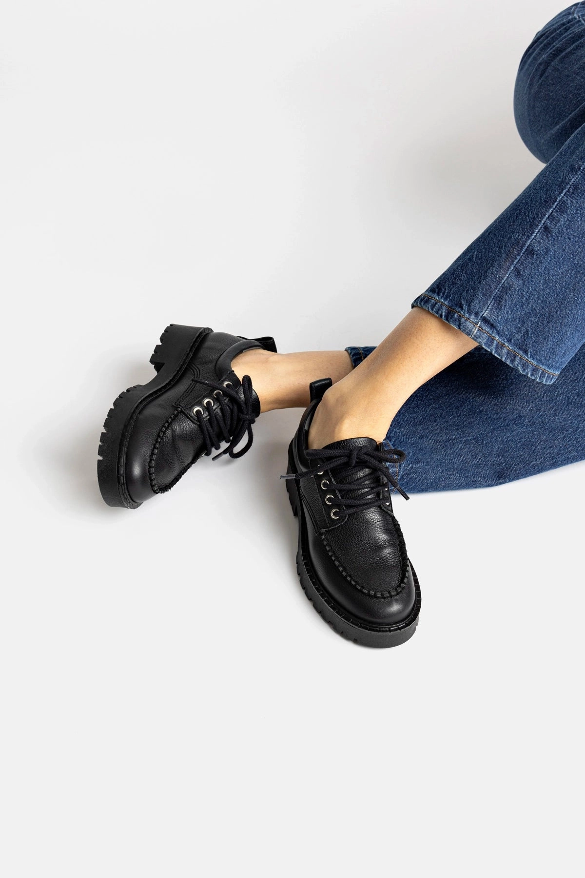 Silent Walk London Lace Up Loafer In Black Leather
