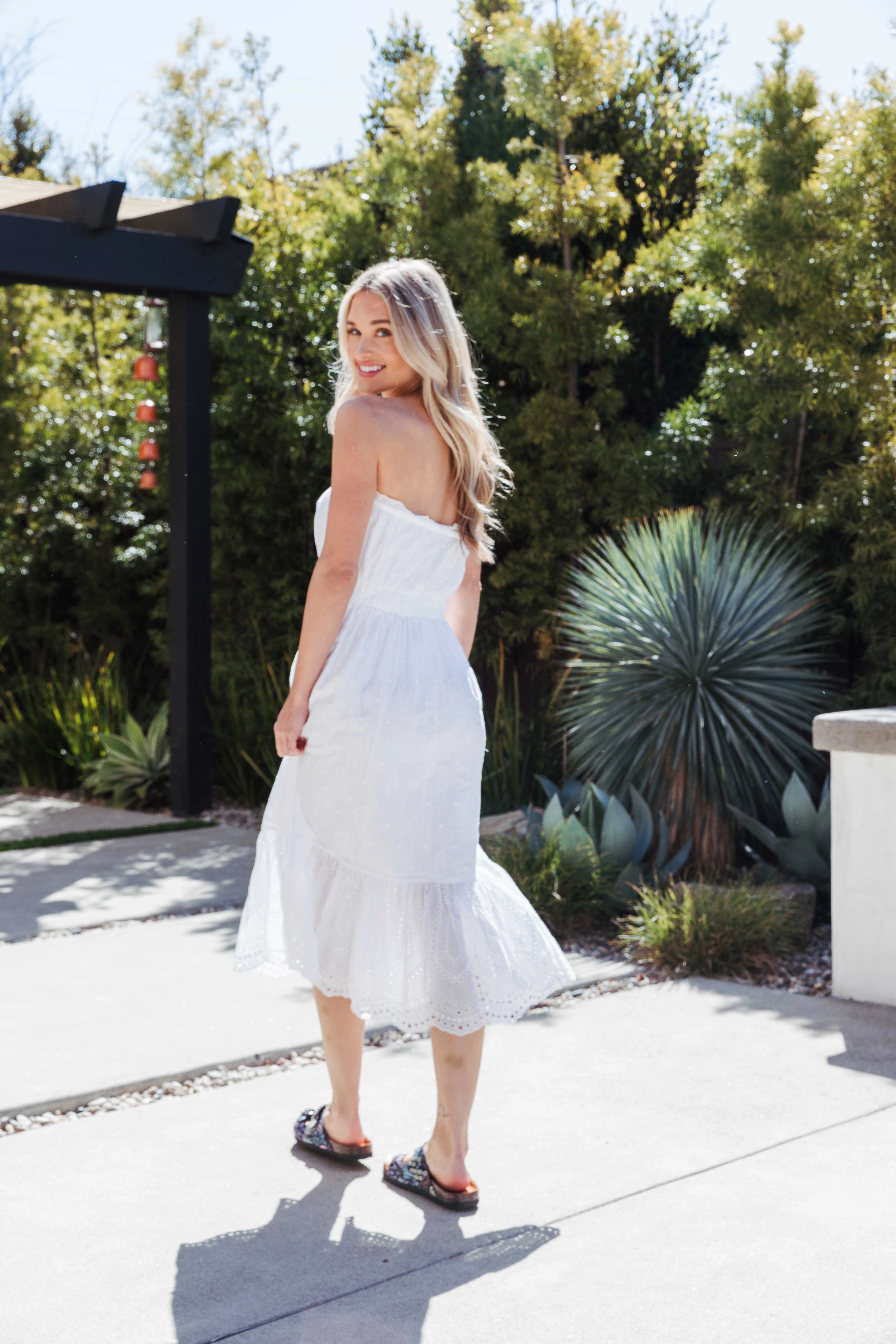 Loomi Buckle Sandal Daily Essentials buckle