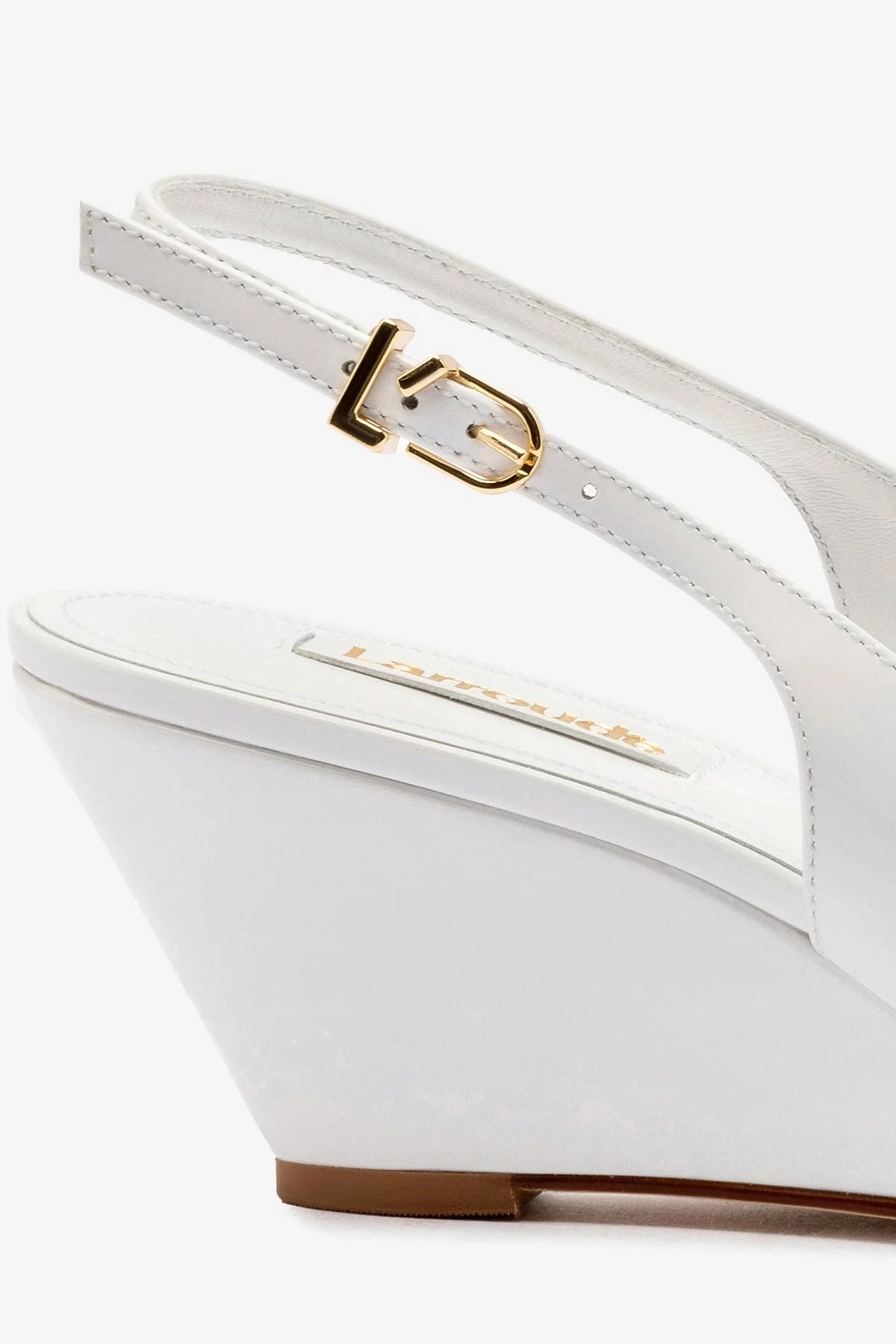 Bounce Back Responsiveness Narrow Fit Loulou Pump In White Patent Leather