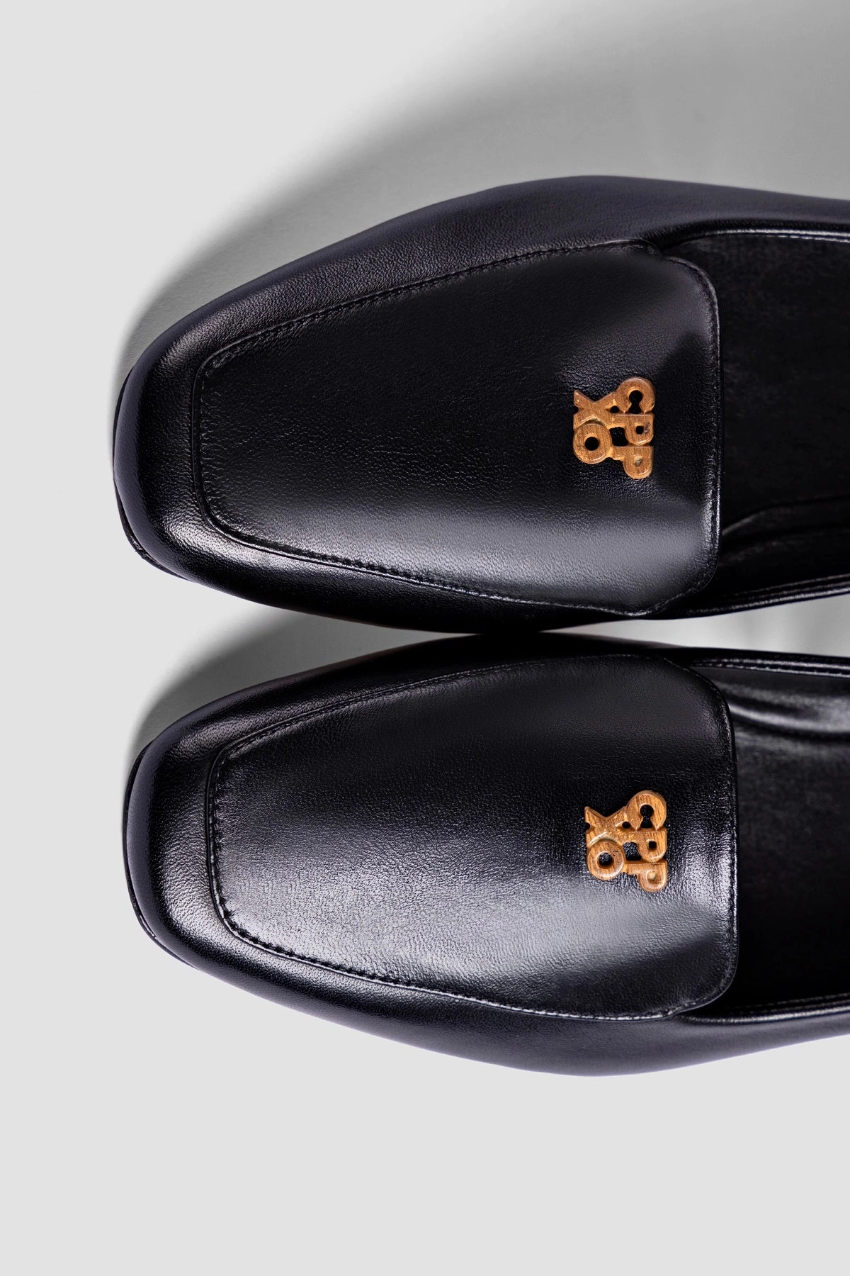 Larroud x CPPXO Loafer In Black Leather Leg Slim Forest Mood