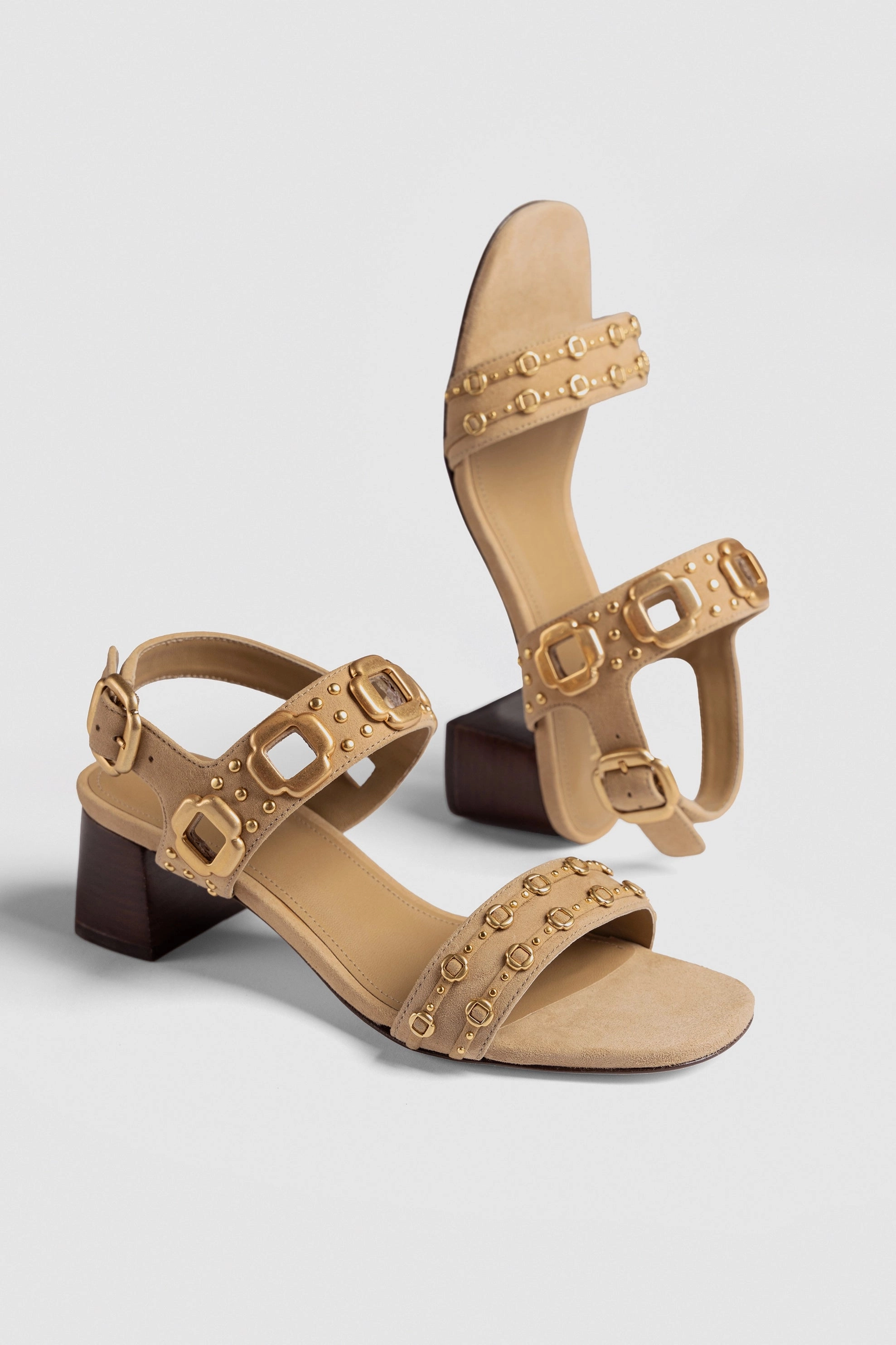 Moisture Wicking Fabric Summer Base Milan Studs Block Sandal In Peanut Suede