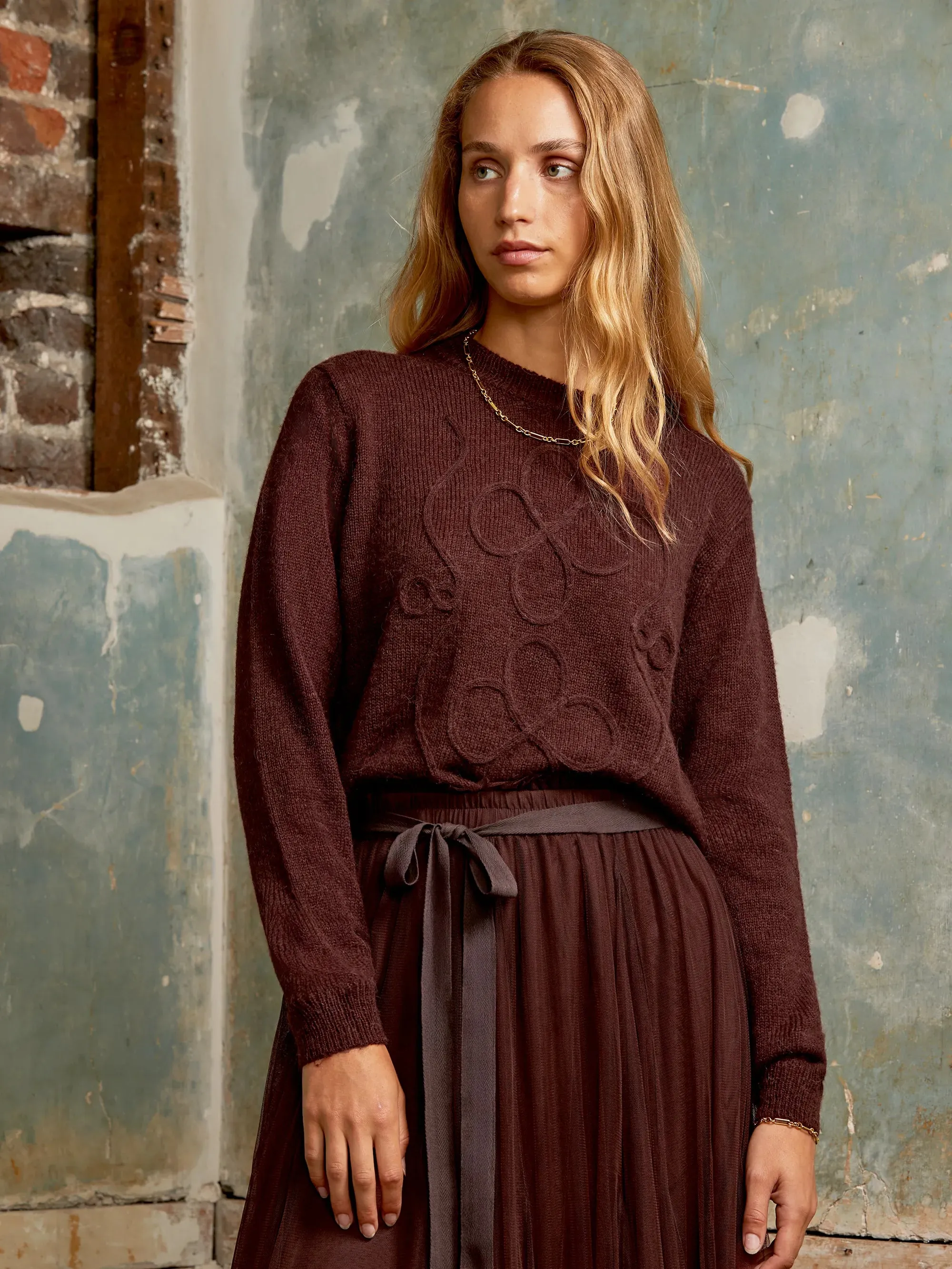 Layered Hem Reinforcement Seamless Design Chocolate Appliqu Knit Jumper with Alpaca