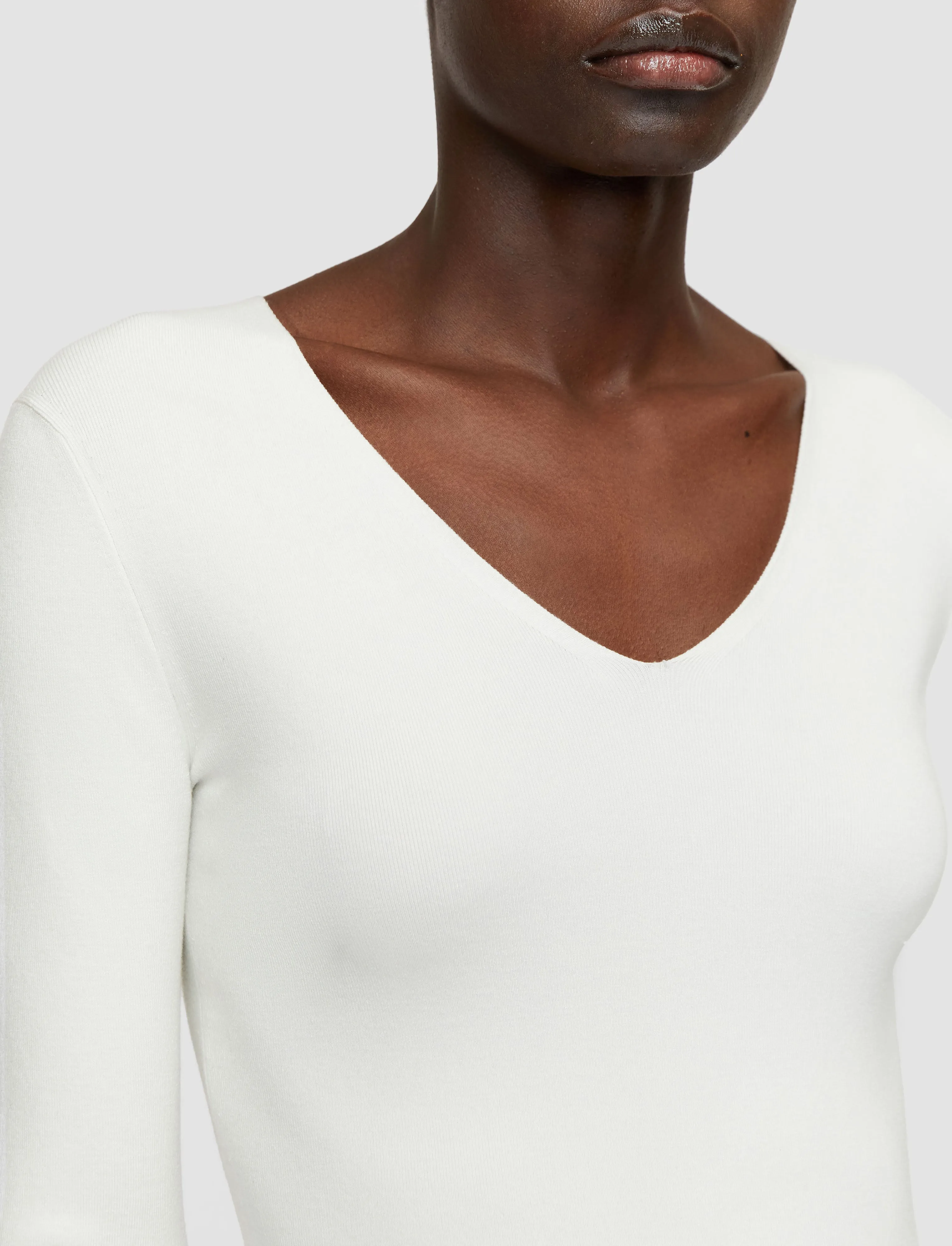 Breathable Lining Silk Stretch V Neck Top